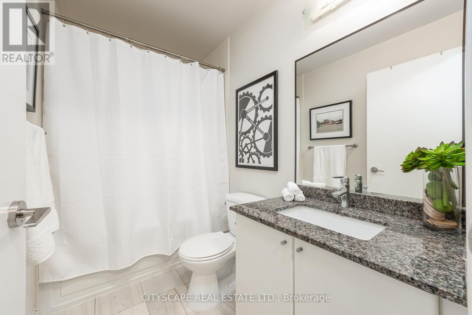 1901 - 18 Harbour Street, Toronto, Ontario  M5J 2Z6 - Photo 16 - C12975424