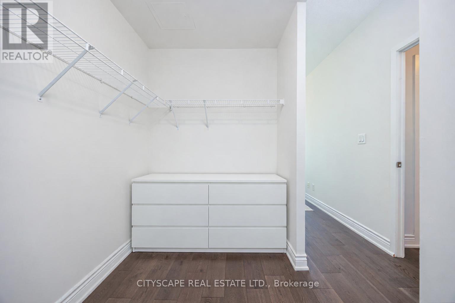 1901 - 18 Harbour Street, Toronto, Ontario  M5J 2Z6 - Photo 17 - C12975424