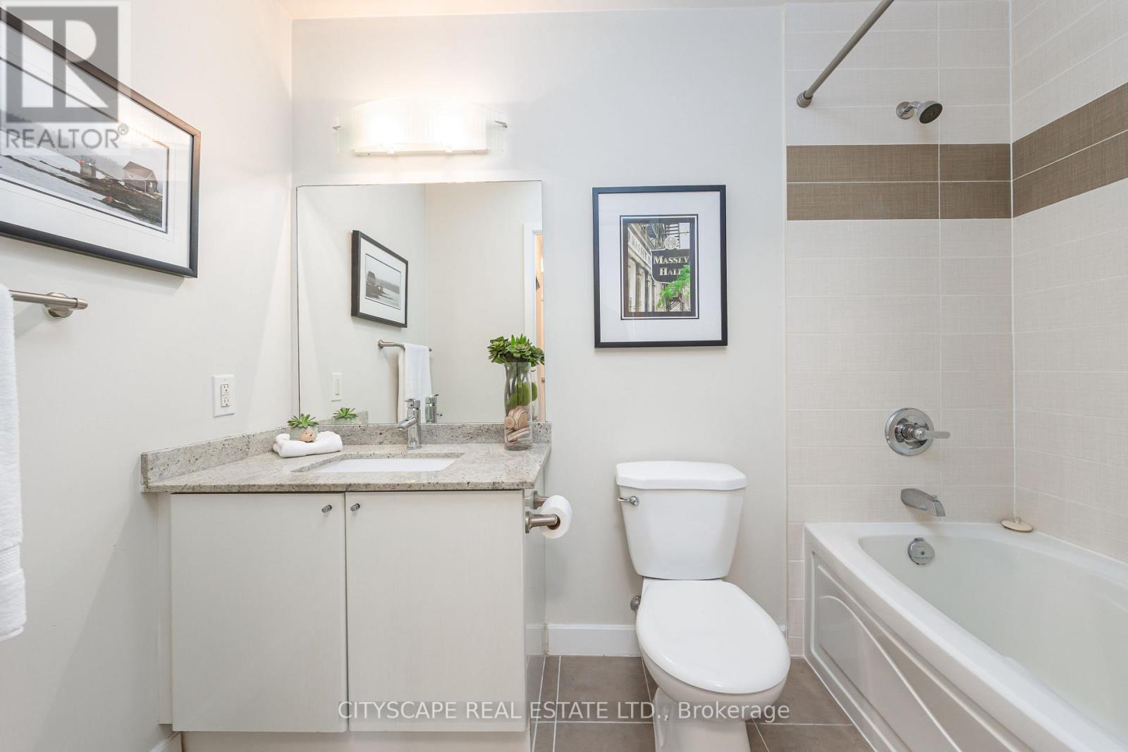 1901 - 18 Harbour Street, Toronto, Ontario  M5J 2Z6 - Photo 24 - C12975424