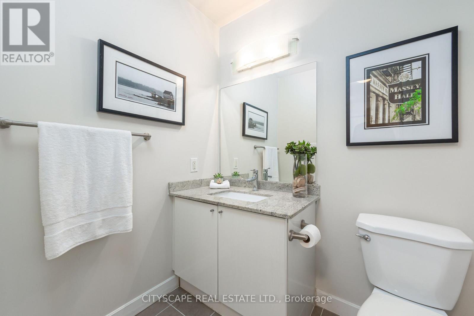 1901 - 18 Harbour Street, Toronto, Ontario  M5J 2Z6 - Photo 25 - C12975424