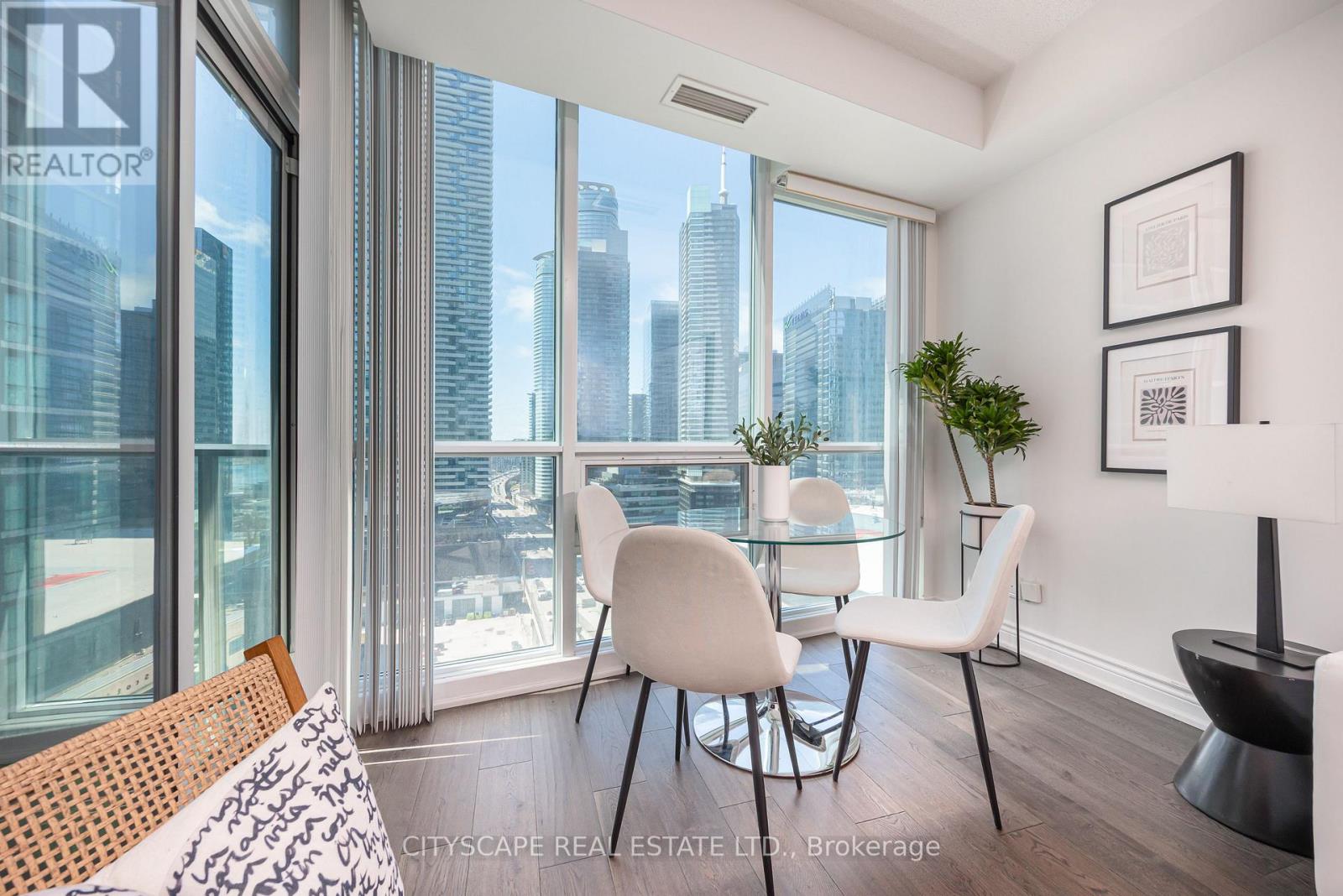 1901 - 18 Harbour Street, Toronto, Ontario  M5J 2Z6 - Photo 3 - C12975424