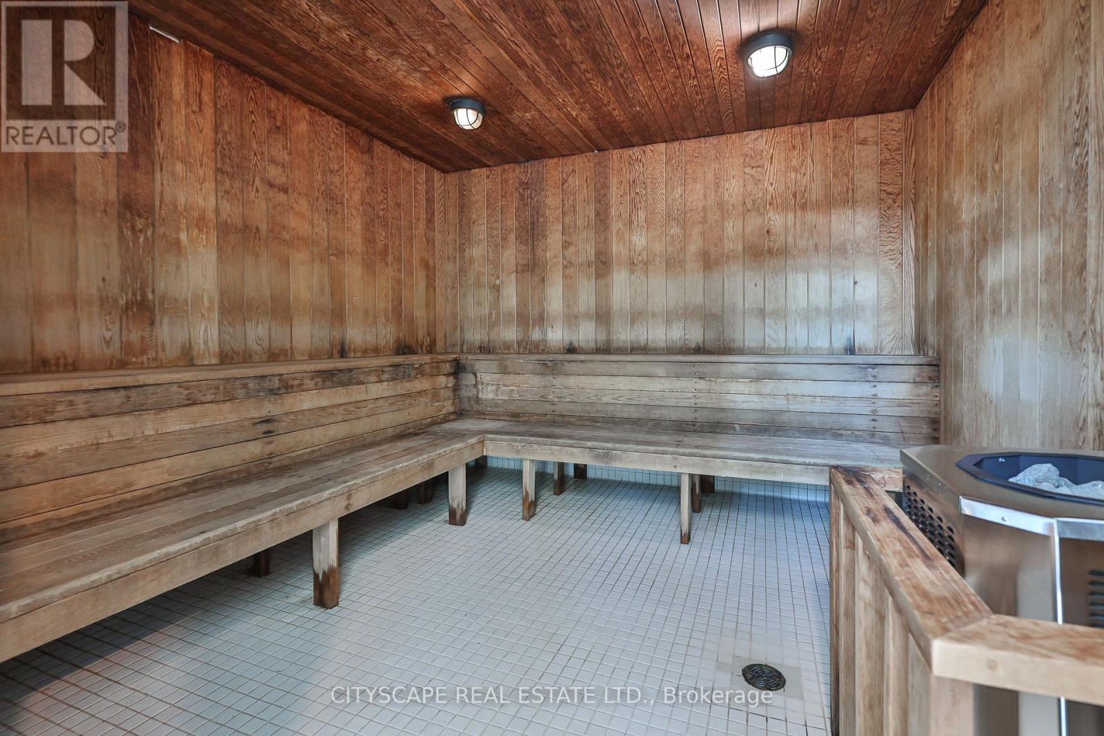 1901 - 18 Harbour Street, Toronto, Ontario  M5J 2Z6 - Photo 31 - C12975424