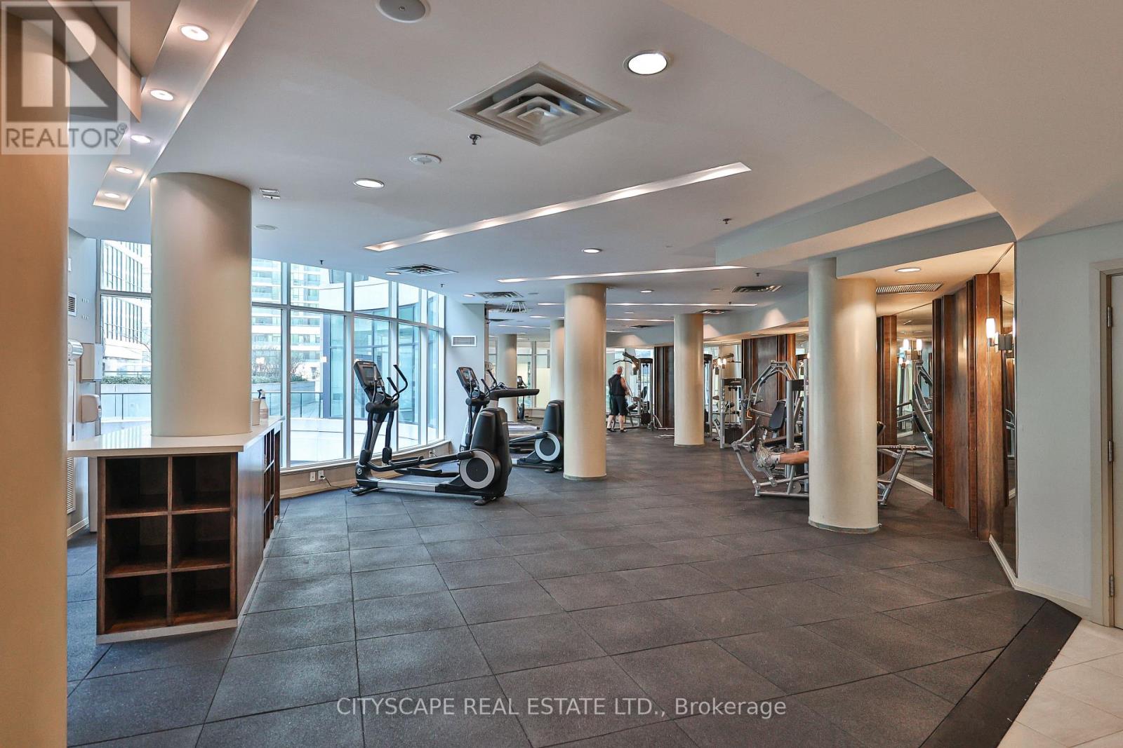 1901 - 18 Harbour Street, Toronto, Ontario  M5J 2Z6 - Photo 34 - C12975424