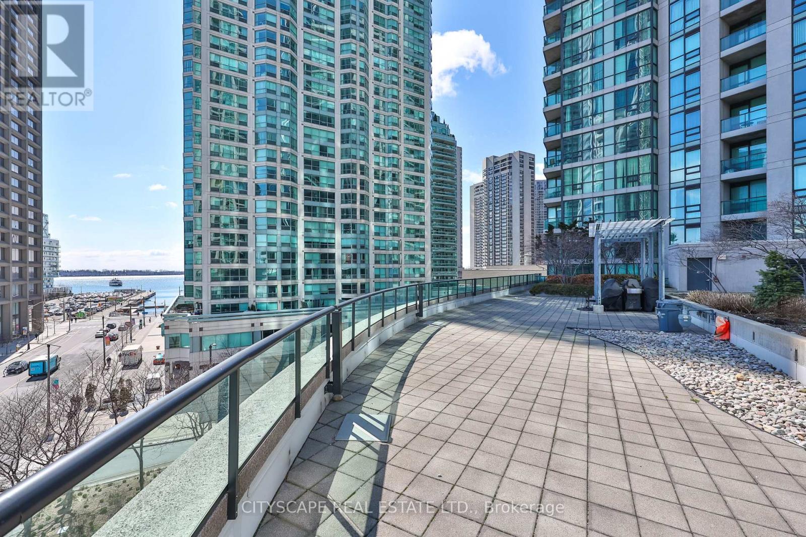 1901 - 18 Harbour Street, Toronto, Ontario  M5J 2Z6 - Photo 37 - C12975424