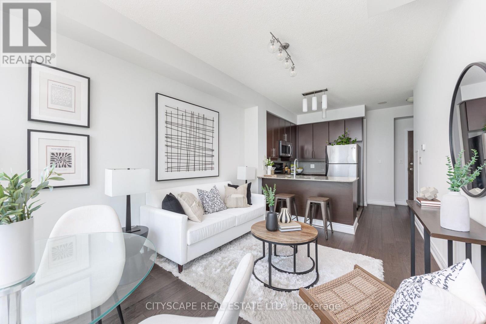 1901 - 18 Harbour Street, Toronto, Ontario  M5J 2Z6 - Photo 5 - C12975424