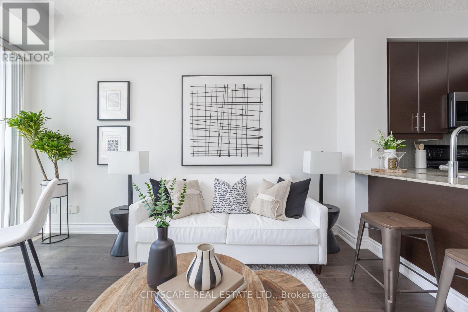 1901 - 18 Harbour Street, Toronto, Ontario  M5J 2Z6 - Photo 6 - C12975424