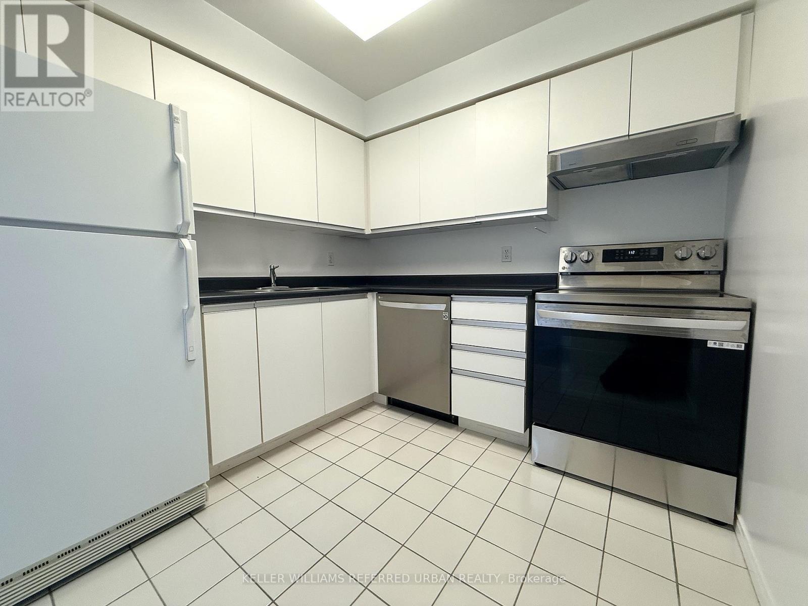 2104 - 18 Hillcrest Avenue, Toronto, Ontario  M2N 6T5 - Photo 9 - C12975514