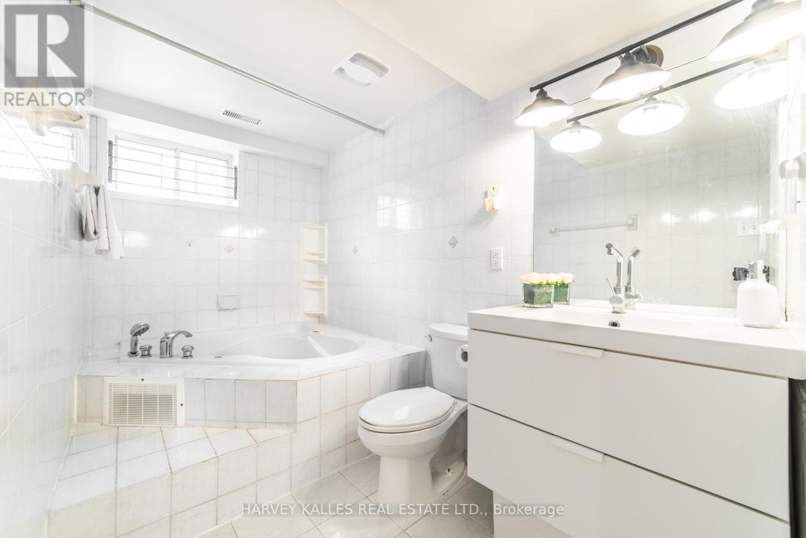 139 Kingsdale Avenue, Toronto, Ontario  M2N 3W8 - Photo 22 - C12975538