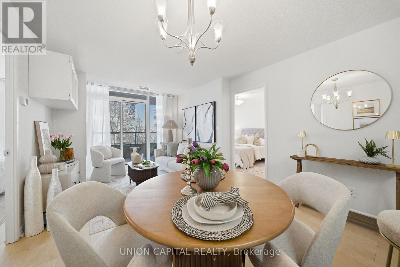 211 - 35 HOLLYWOOD AVENUE, Toronto, Ontario