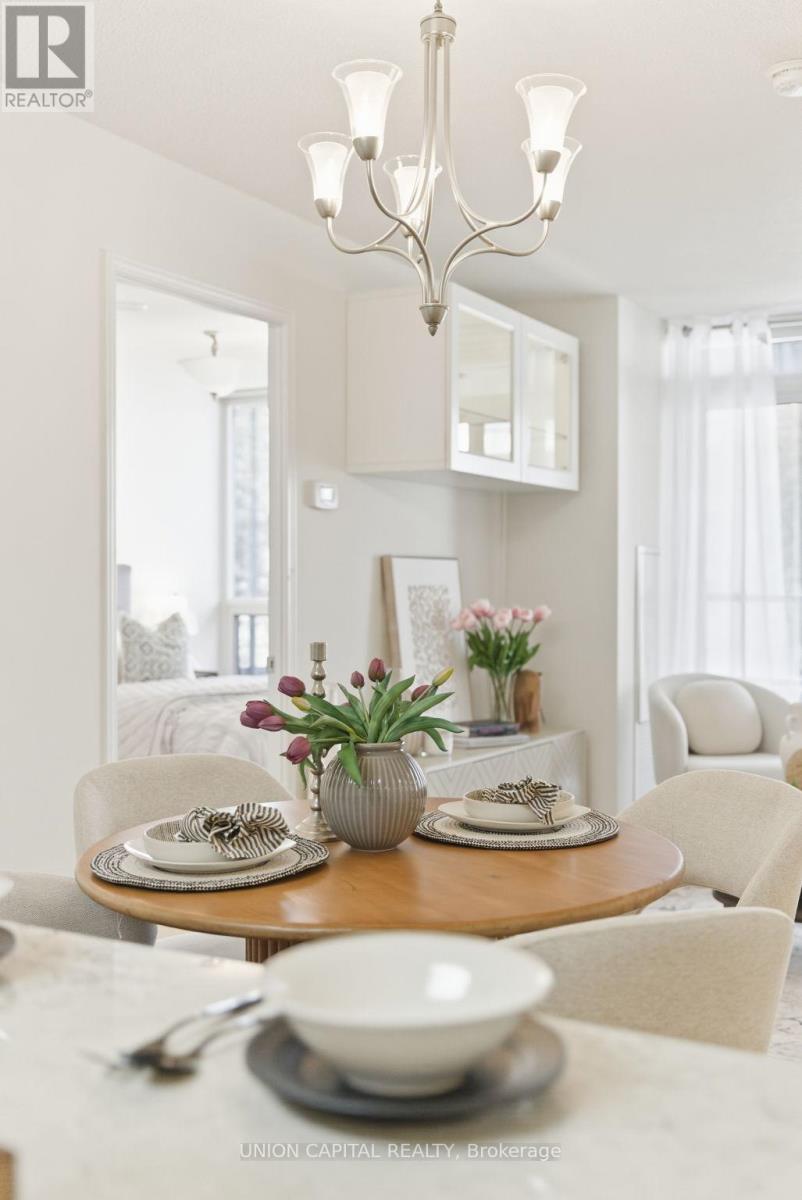 211 - 35 Hollywood Avenue, Toronto, Ontario  M2N 0A9 - Photo 2 - C12975548