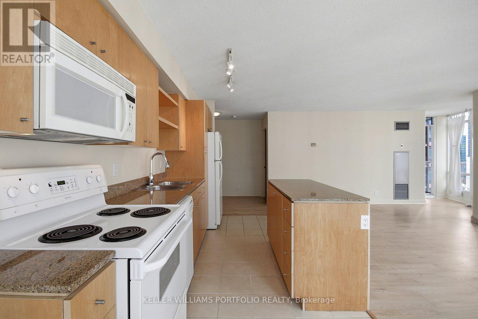 1710 - 361 Front Street W, Toronto, Ontario M5V 3R5 - Photo 13 - C12975620