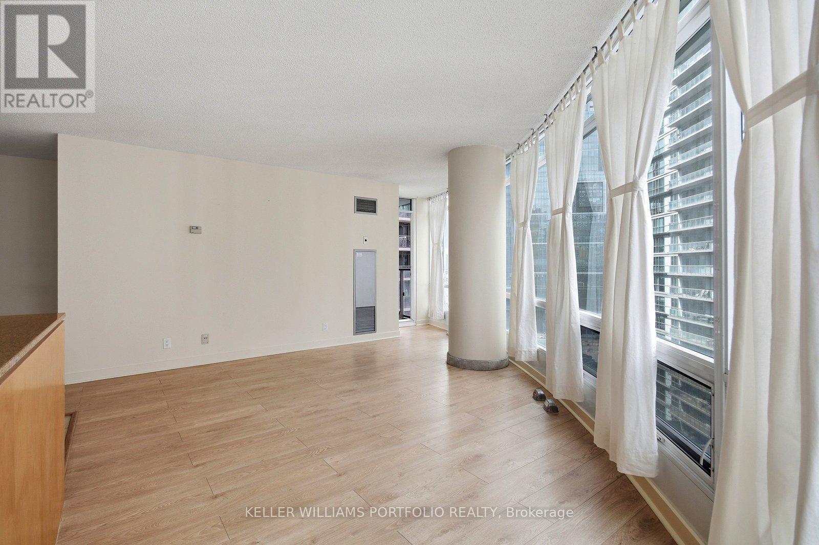 1710 - 361 Front Street W, Toronto, Ontario M5V 3R5 - Photo 18 - C12975620