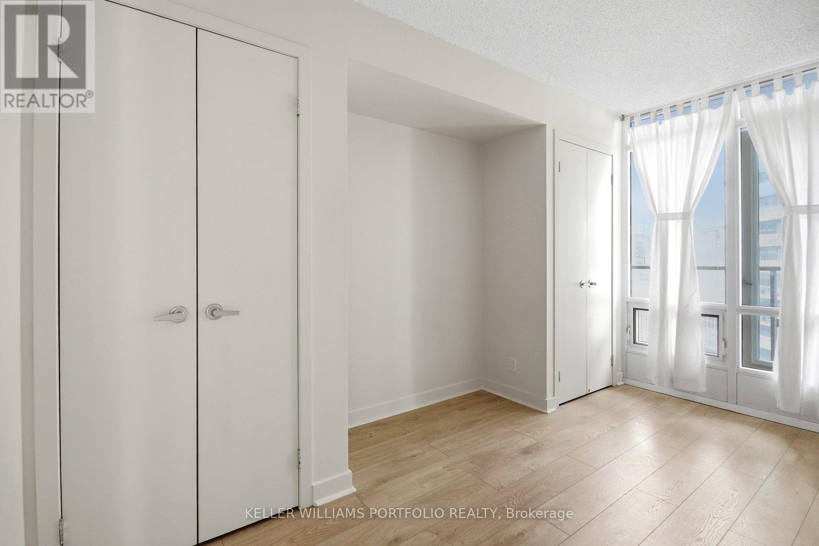 1710 - 361 Front Street W, Toronto, Ontario M5V 3R5 - Photo 19 - C12975620