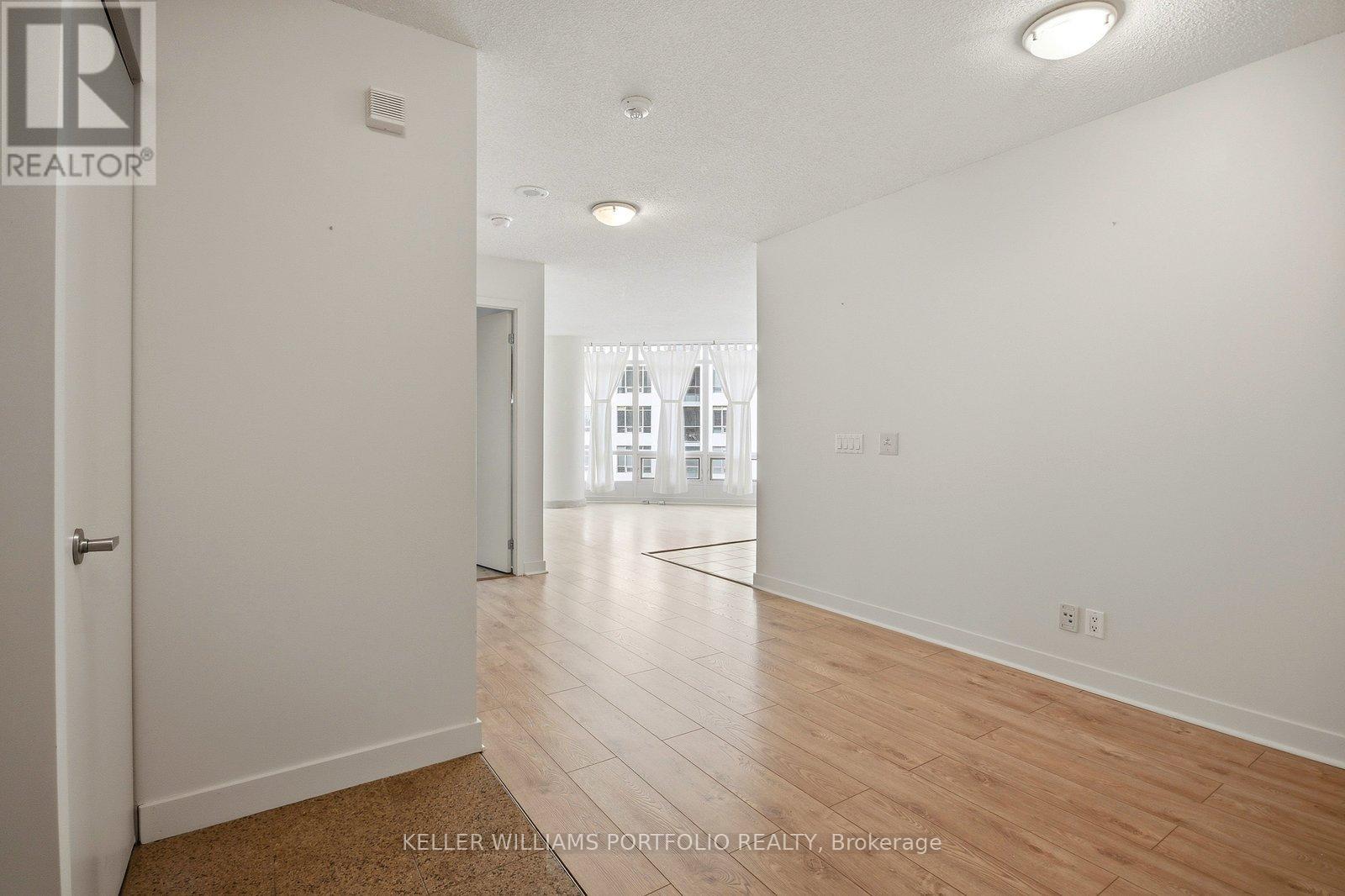 1710 - 361 Front Street W, Toronto, Ontario M5V 3R5 - Photo 2 - C12975620