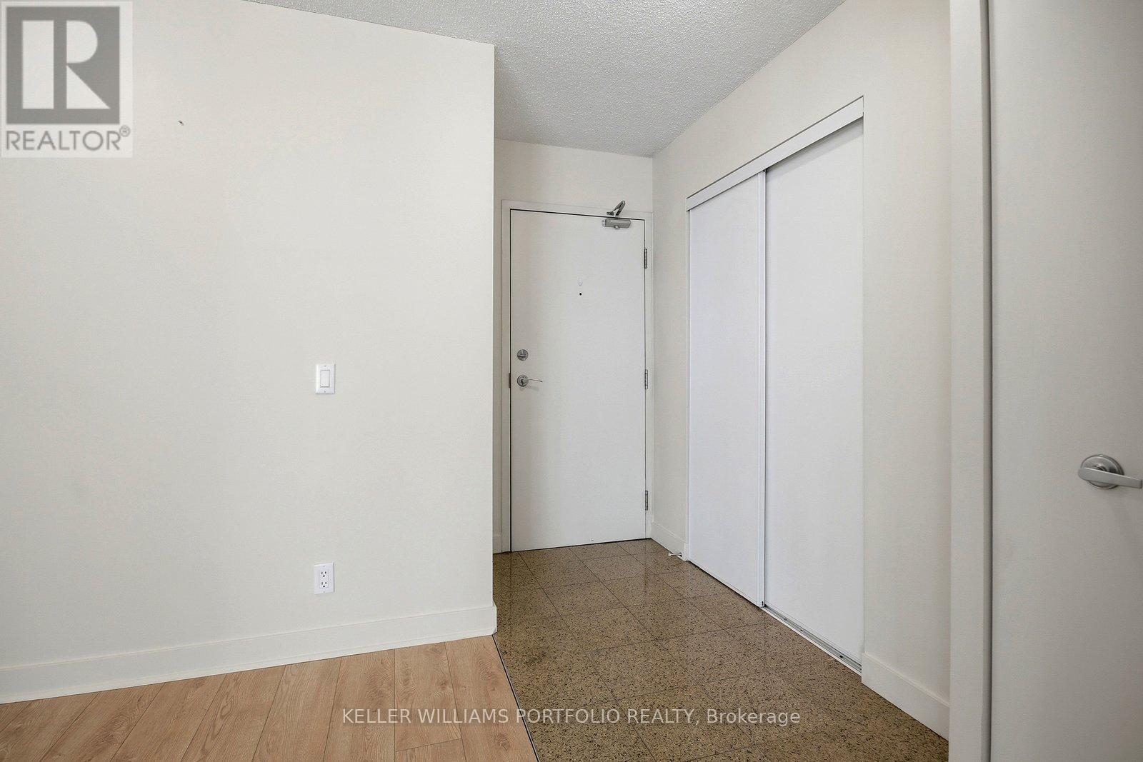 1710 - 361 Front Street W, Toronto, Ontario M5V 3R5 - Photo 3 - C12975620