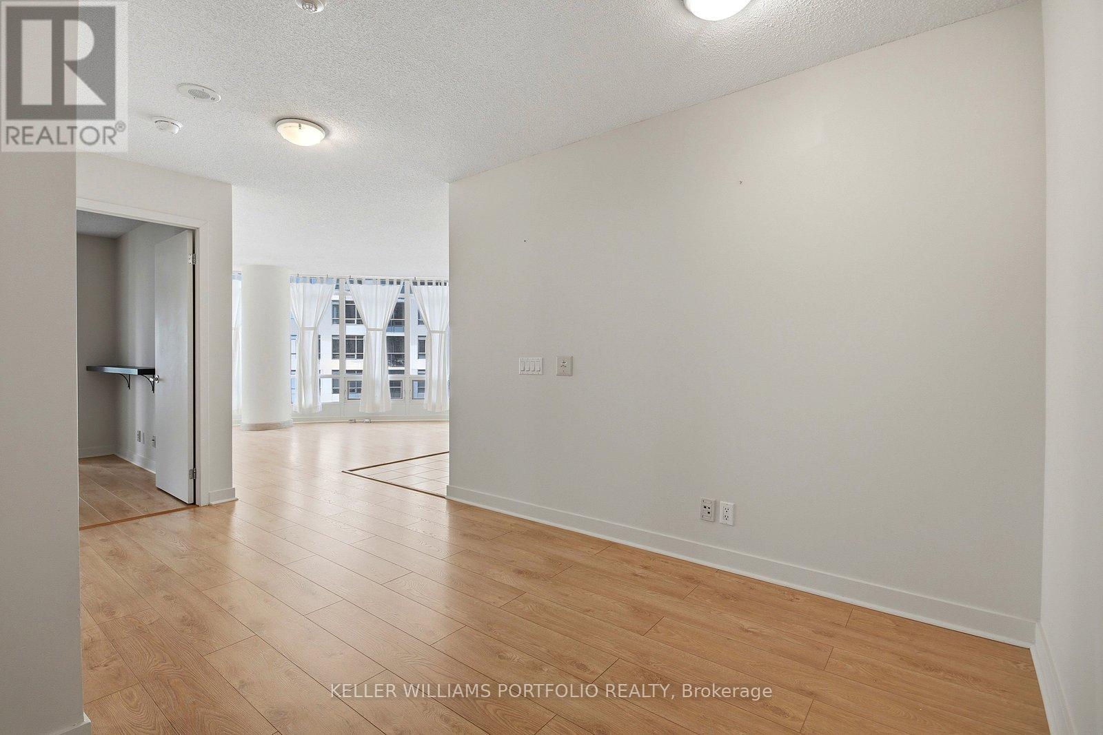 1710 - 361 Front Street W, Toronto, Ontario M5V 3R5 - Photo 4 - C12975620