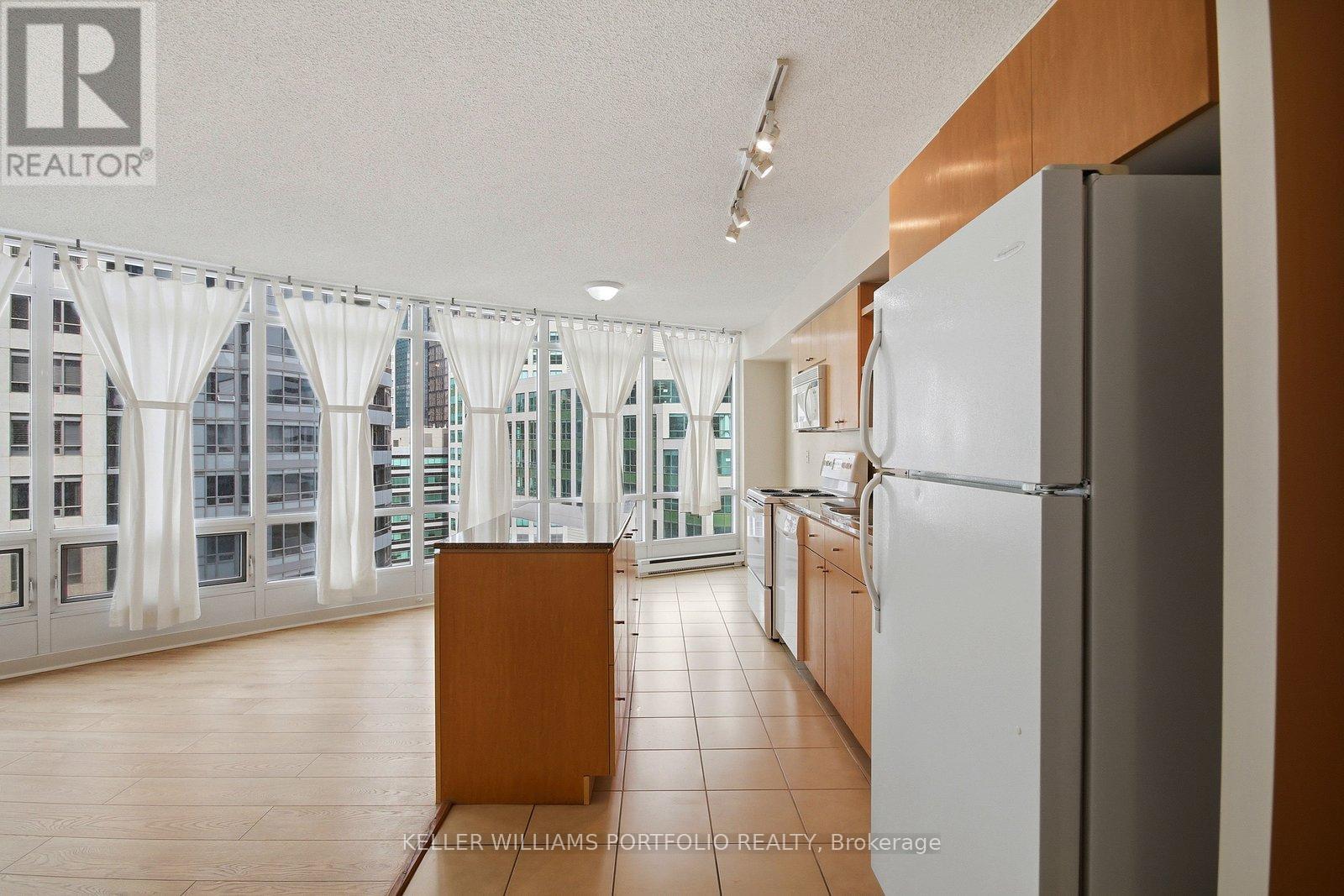 1710 - 361 Front Street W, Toronto, Ontario M5V 3R5 - Photo 9 - C12975620