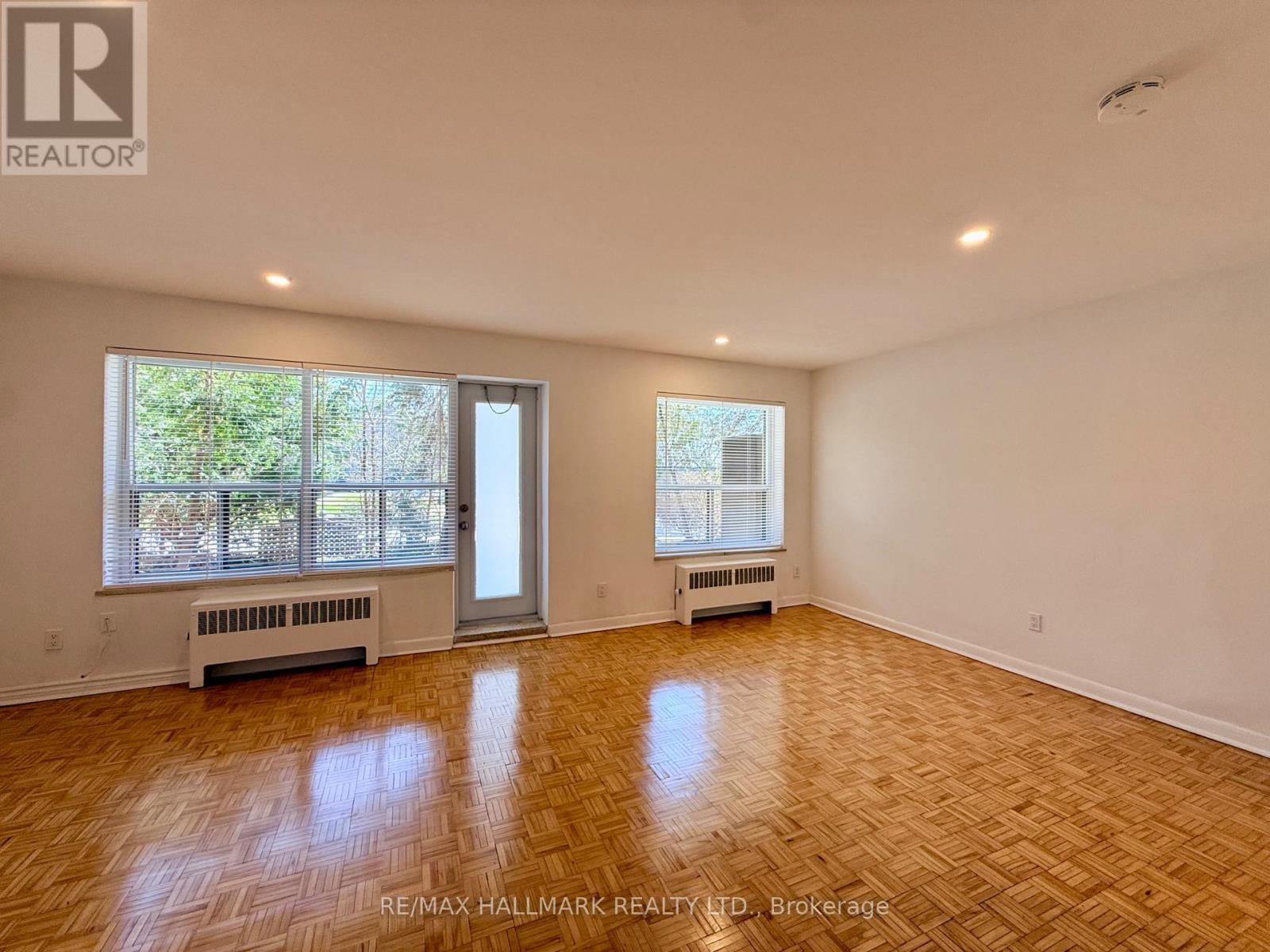 111 - 30 Upper Canada Drive, Toronto, Ontario  M2P 1S1 - Photo 3 - C12975660