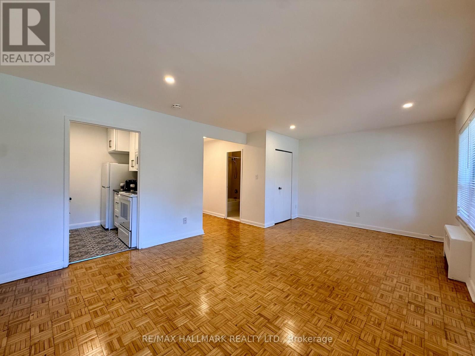 111 - 30 Upper Canada Drive, Toronto, Ontario  M2P 1S1 - Photo 5 - C12975660