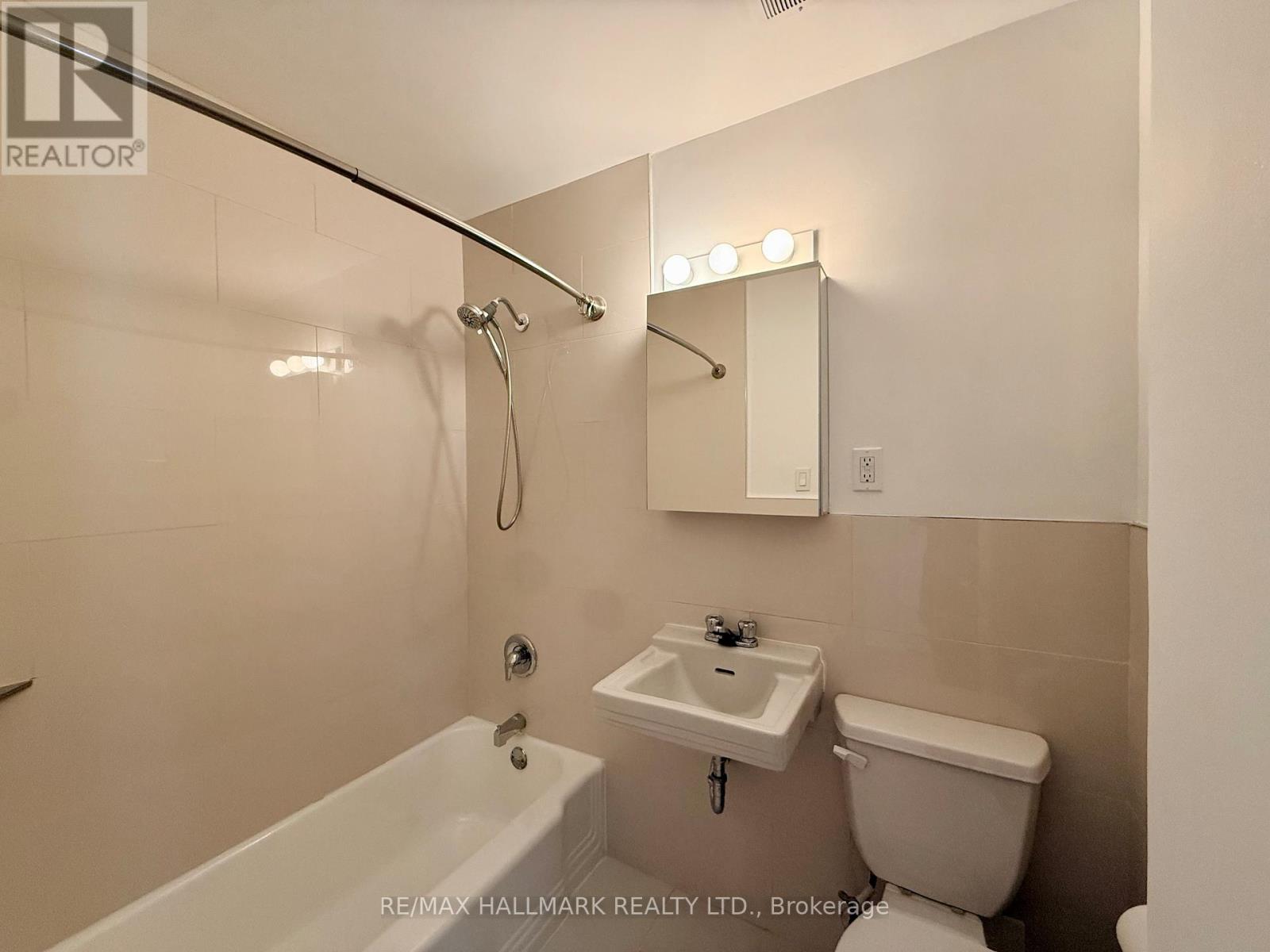 111 - 30 Upper Canada Drive, Toronto, Ontario  M2P 1S1 - Photo 7 - C12975660