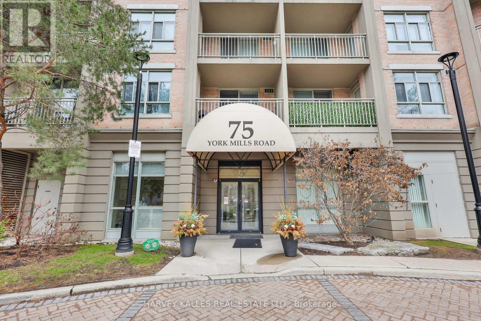 203 - 75 York Mills Road, Toronto, Ontario  M2P 2E7 - Photo 2 - C12975696