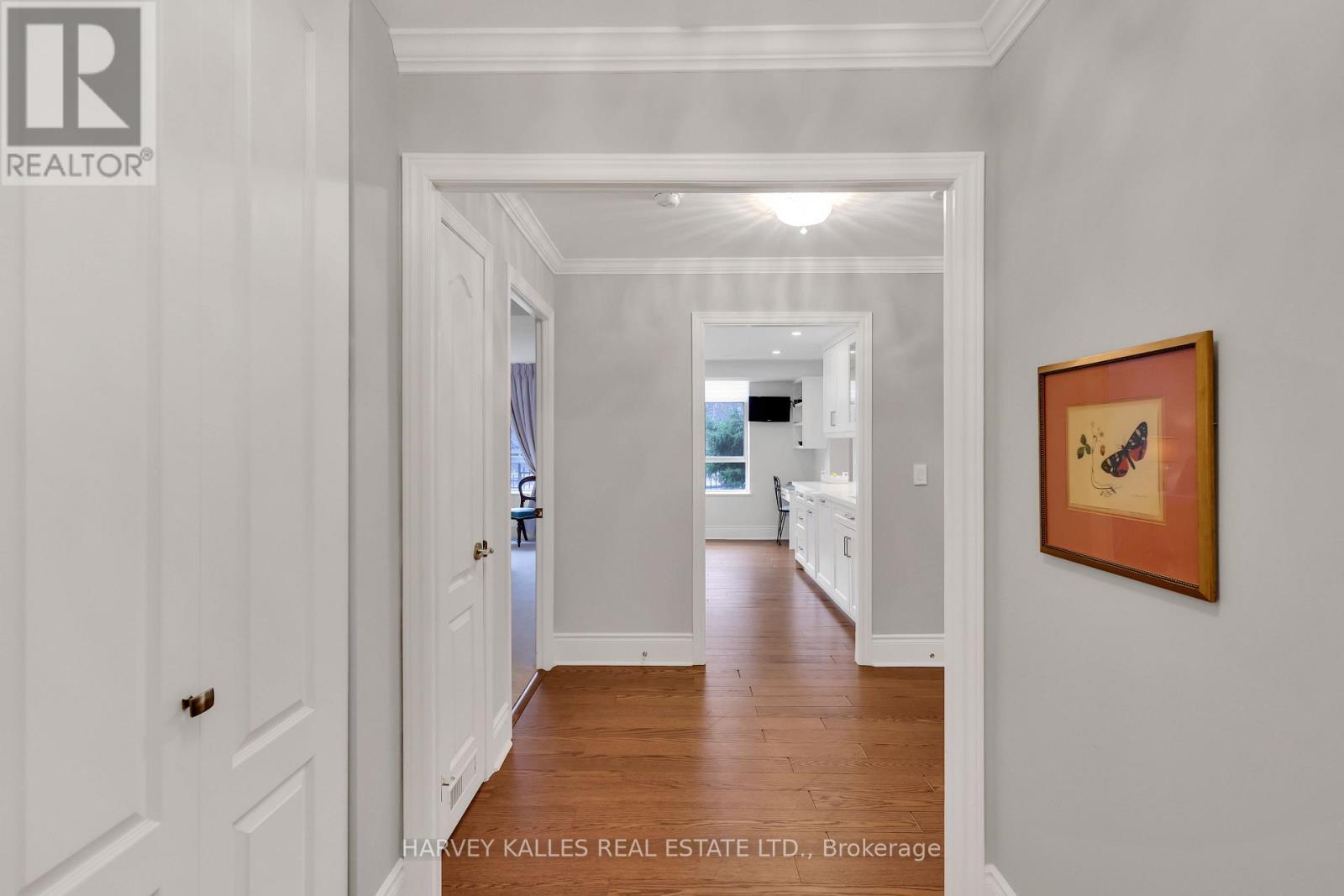 203 - 75 York Mills Road, Toronto, Ontario  M2P 2E7 - Photo 3 - C12975696