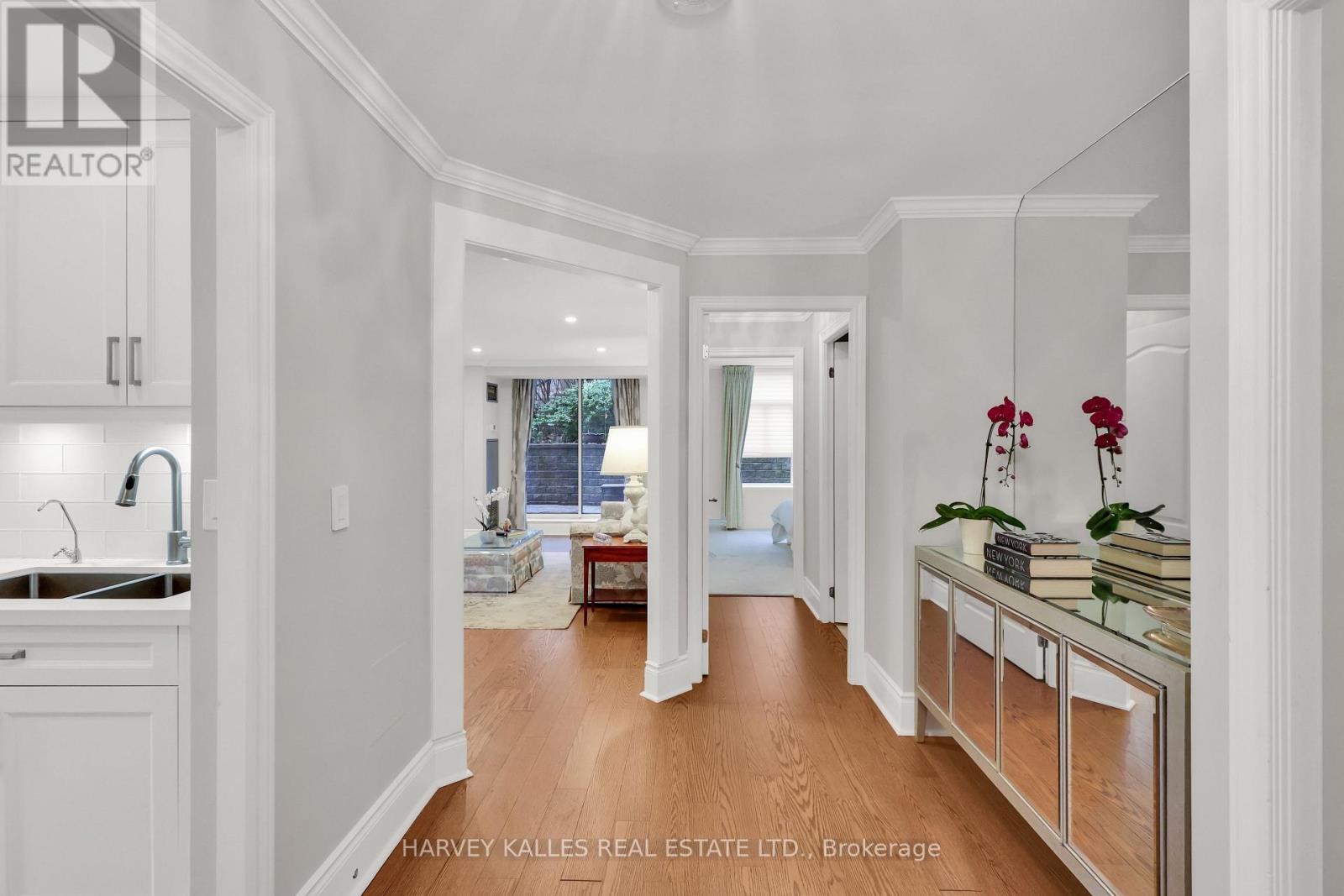 203 - 75 York Mills Road, Toronto, Ontario  M2P 2E7 - Photo 5 - C12975696