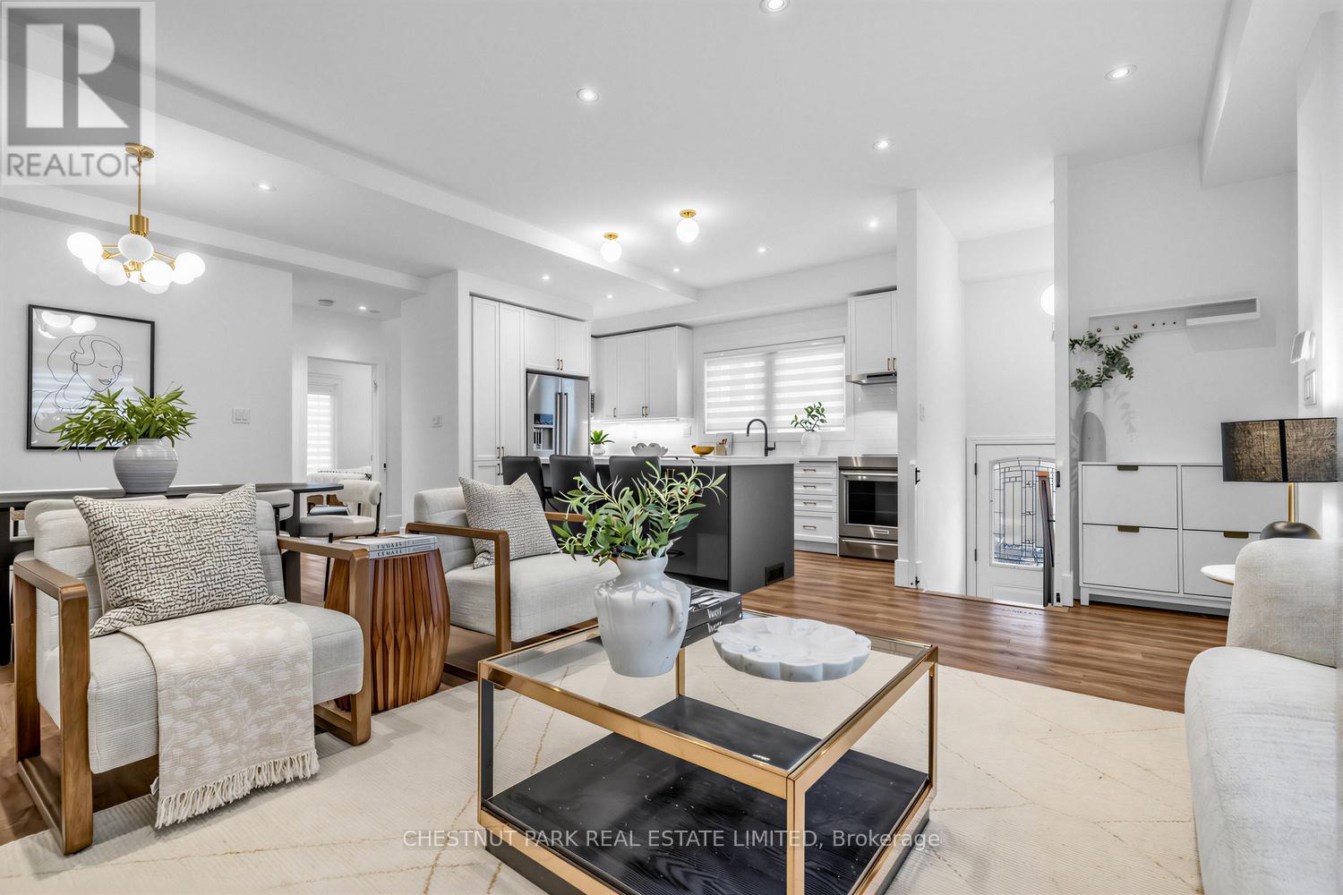 736 Glencairn Avenue, Toronto, Ontario  M6B 2A1 - Photo 10 - C12975702