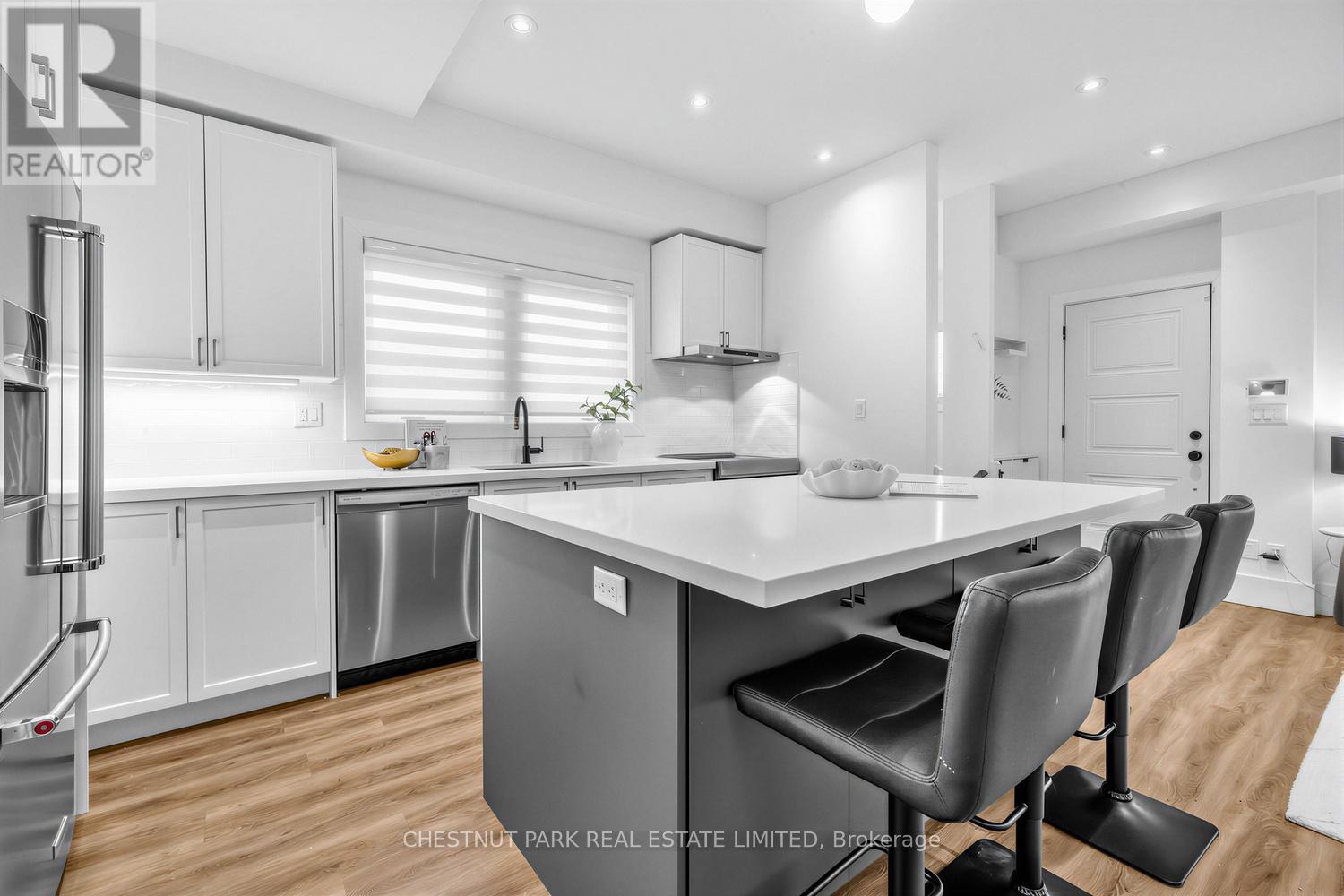 736 Glencairn Avenue, Toronto, Ontario  M6B 2A1 - Photo 13 - C12975702