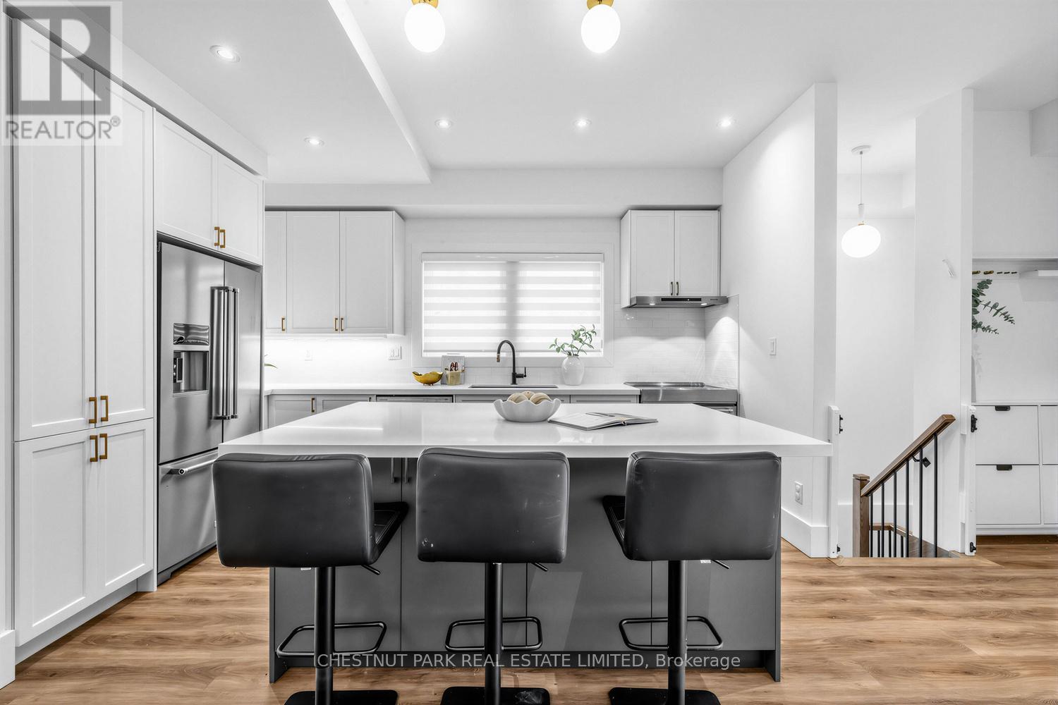 736 Glencairn Avenue, Toronto, Ontario  M6B 2A1 - Photo 14 - C12975702