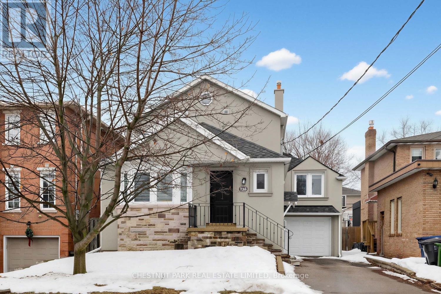 736 Glencairn Avenue, Toronto, Ontario  M6B 2A1 - Photo 3 - C12975702