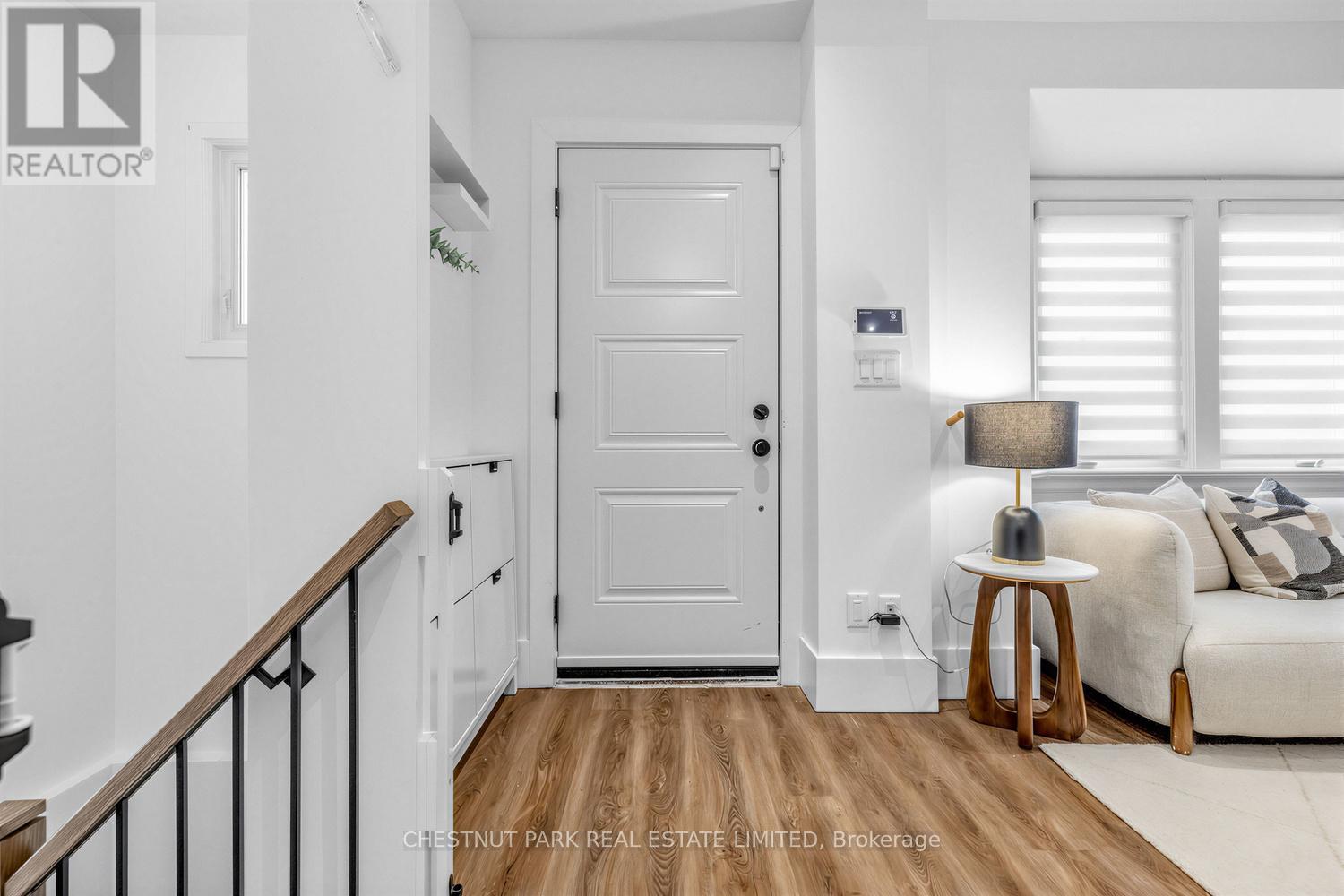 736 Glencairn Avenue, Toronto, Ontario  M6B 2A1 - Photo 5 - C12975702