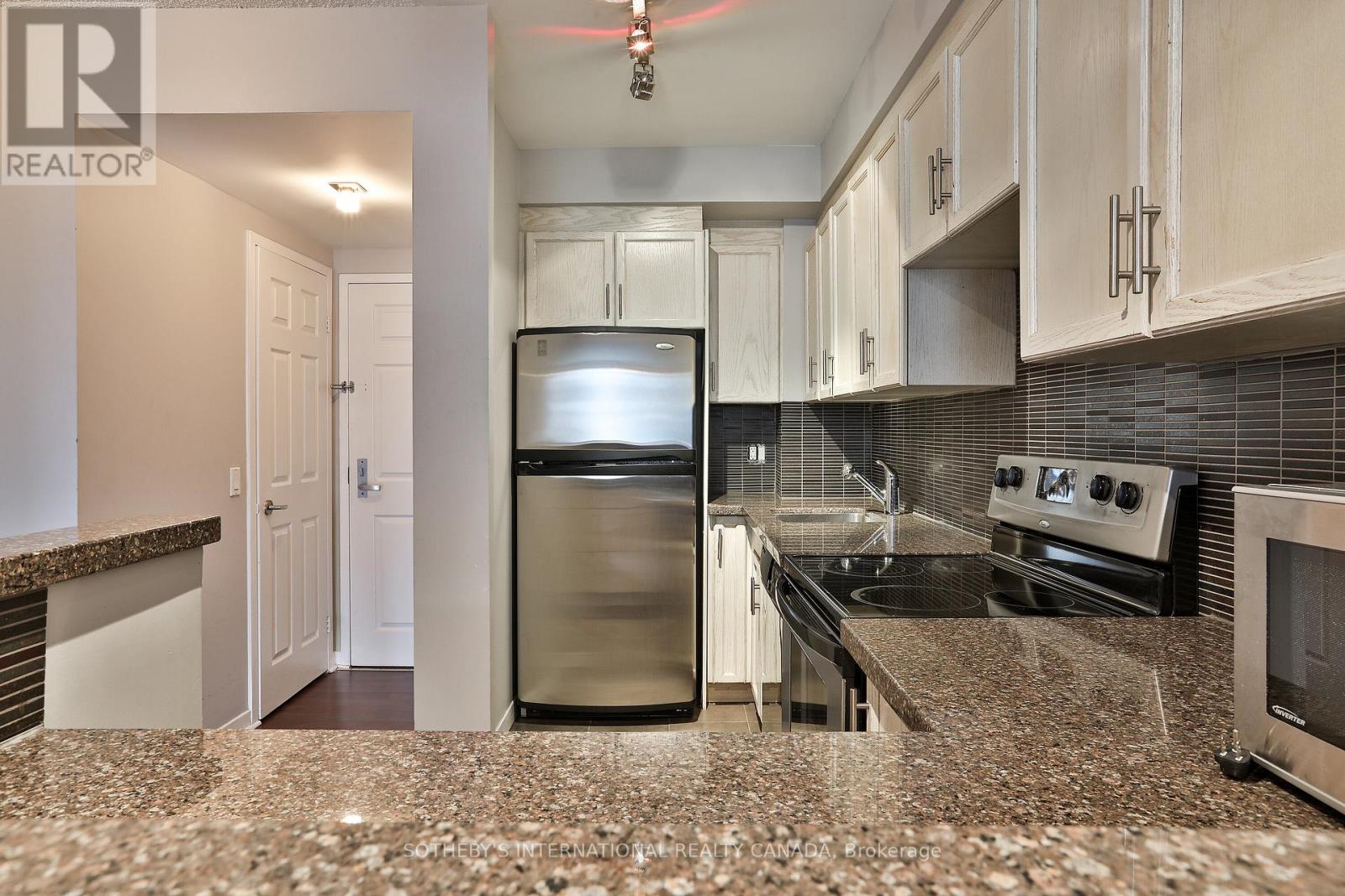 704 - 284 BLOOR STREET W, Toronto, Ontario