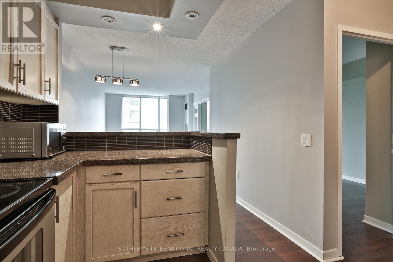 704 - 284 Bloor Street W, Toronto, Ontario  M5S 3B8 - Photo 4 - C12975704