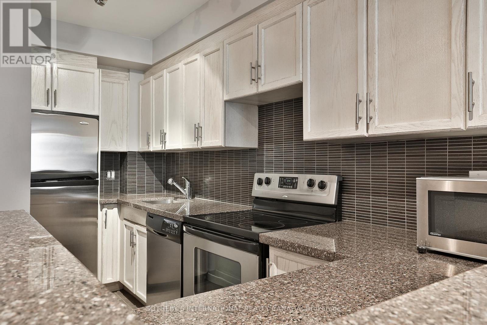 704 - 284 Bloor Street W, Toronto, Ontario  M5S 3B8 - Photo 5 - C12975704