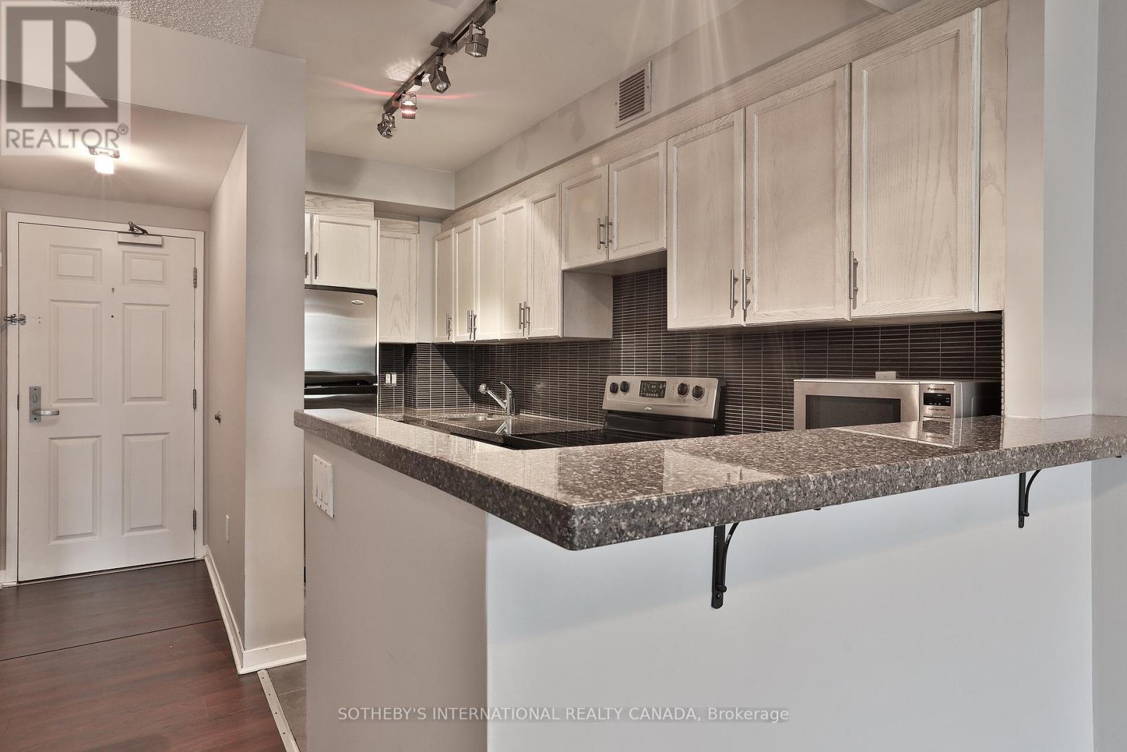 704 - 284 Bloor Street W, Toronto, Ontario  M5S 3B8 - Photo 6 - C12975704