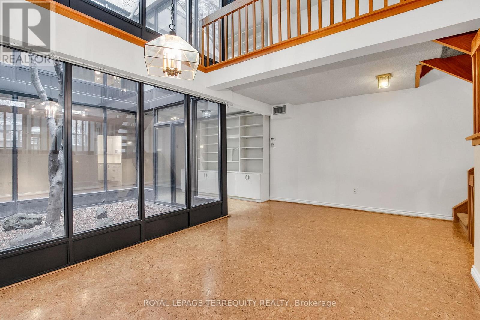 54 Granby Street, Toronto, Ontario  M5B 2J5 - Photo 10 - C12975708