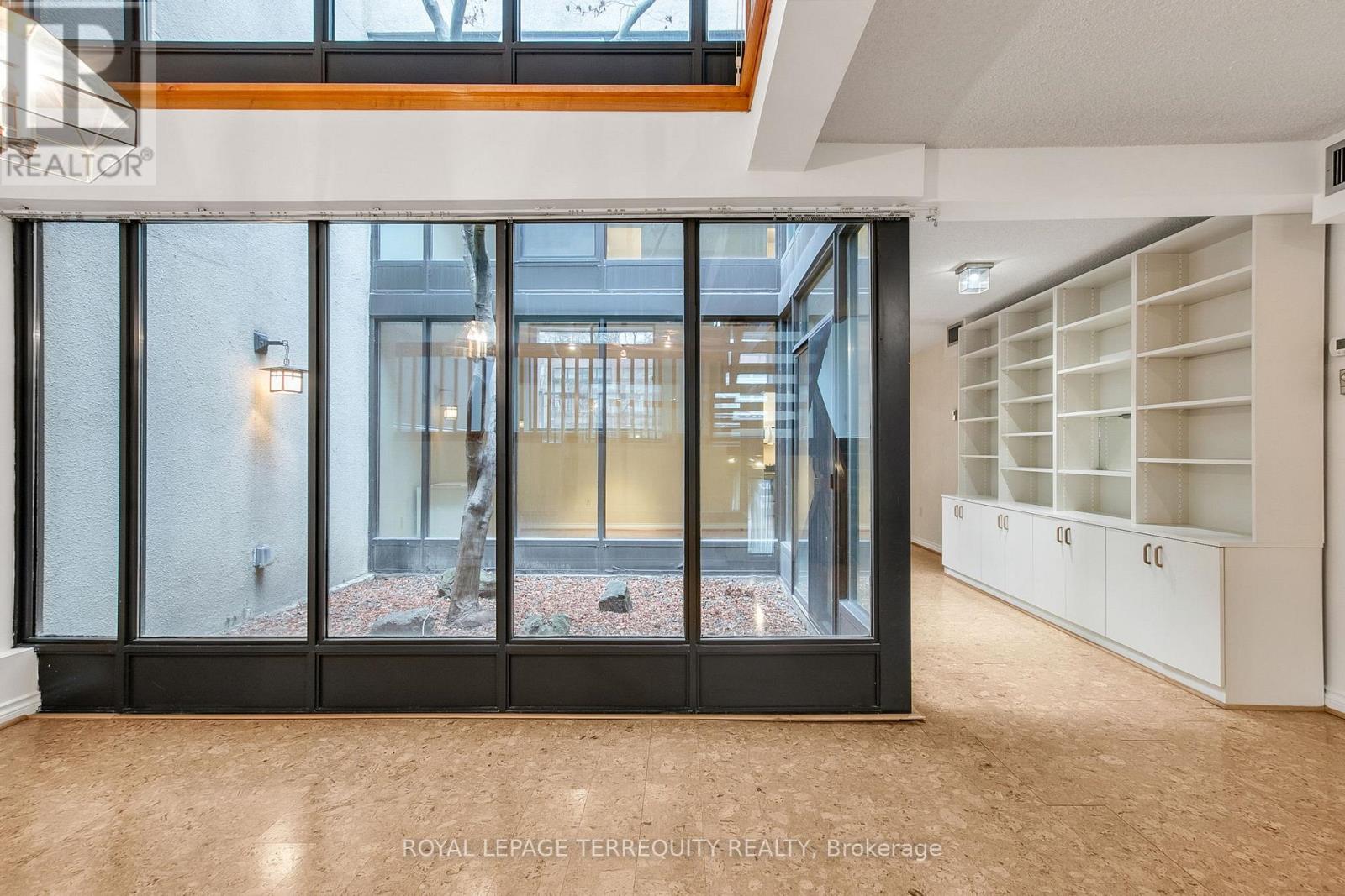 54 Granby Street, Toronto, Ontario  M5B 2J5 - Photo 12 - C12975708