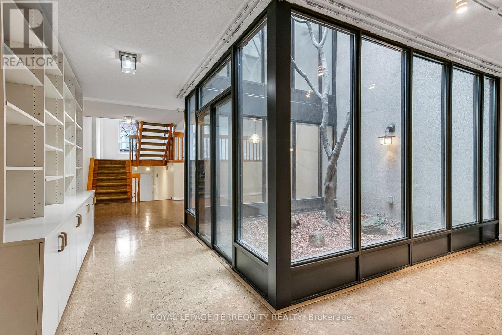 54 Granby Street, Toronto, Ontario  M5B 2J5 - Photo 13 - C12975708