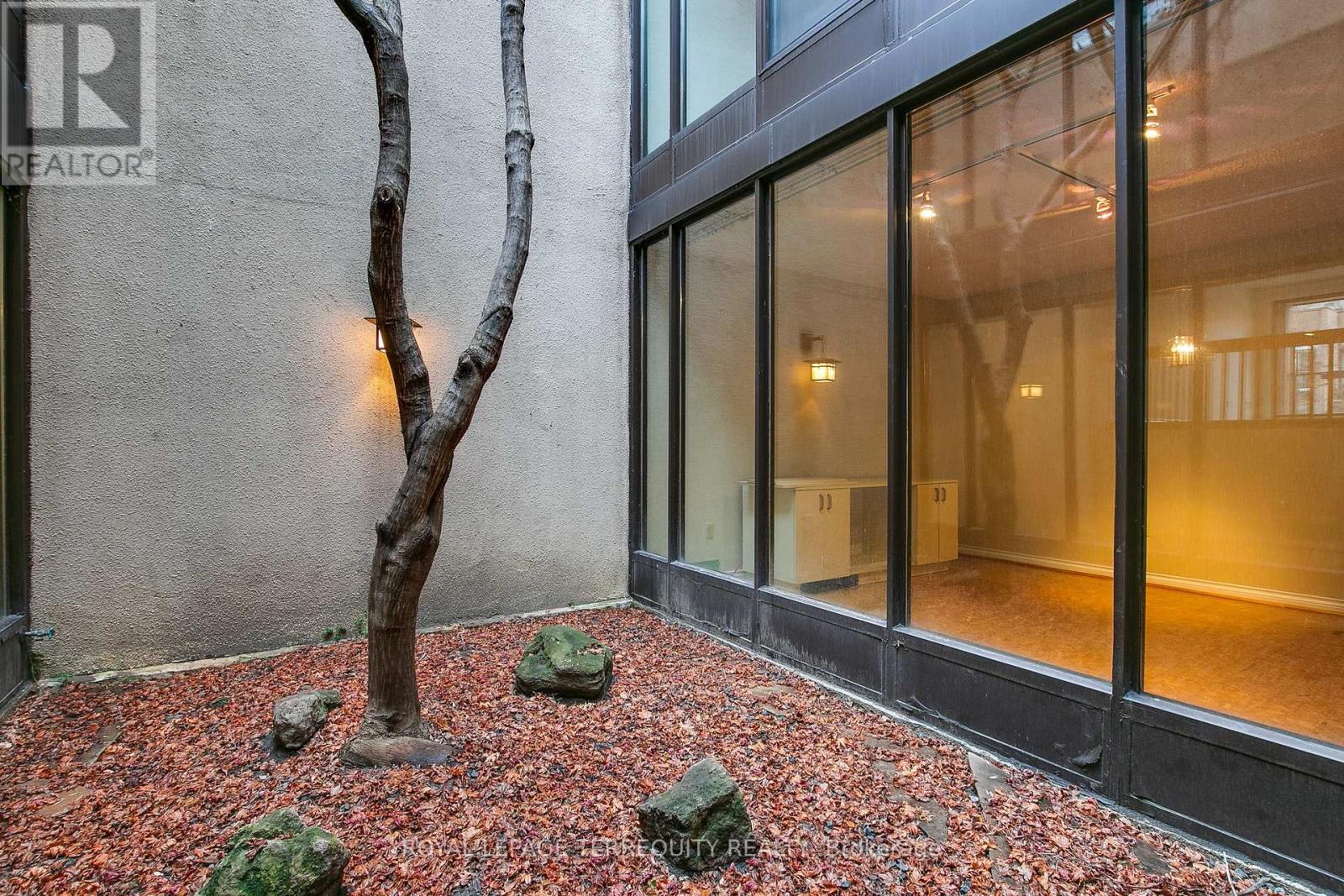 54 Granby Street, Toronto, Ontario  M5B 2J5 - Photo 15 - C12975708