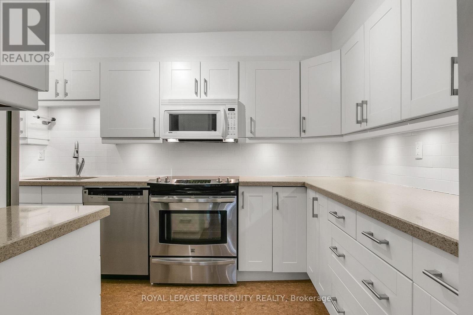 54 Granby Street, Toronto, Ontario  M5B 2J5 - Photo 19 - C12975708