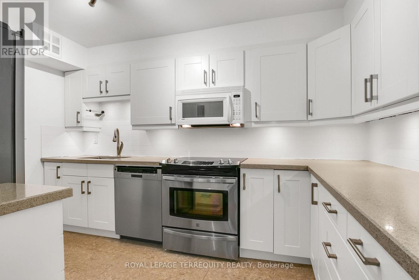 54 Granby Street, Toronto, Ontario  M5B 2J5 - Photo 20 - C12975708