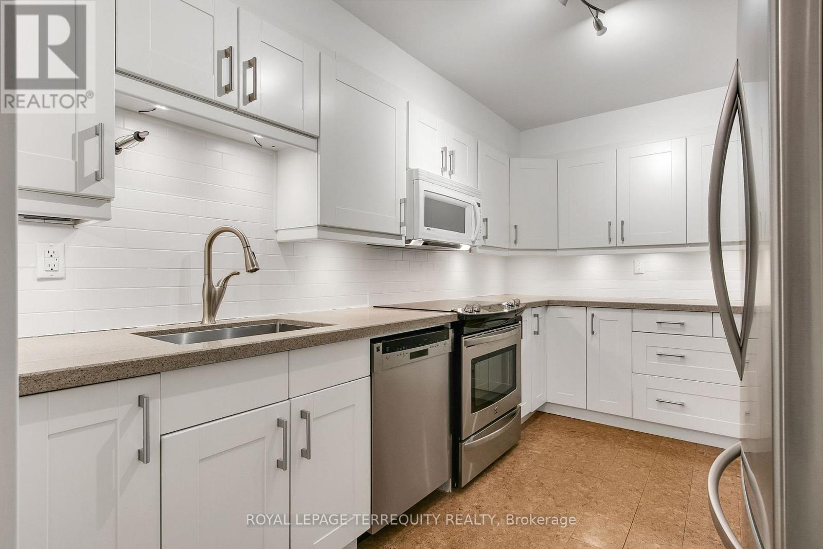 54 Granby Street, Toronto, Ontario  M5B 2J5 - Photo 21 - C12975708