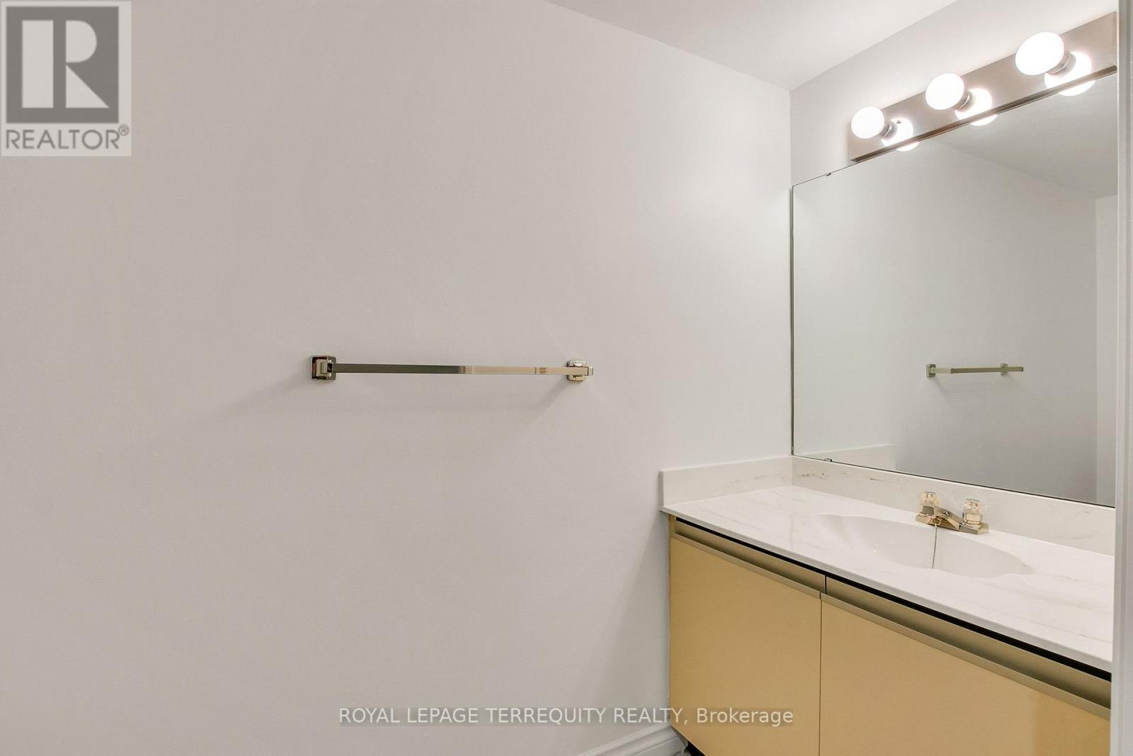 54 Granby Street, Toronto, Ontario  M5B 2J5 - Photo 27 - C12975708