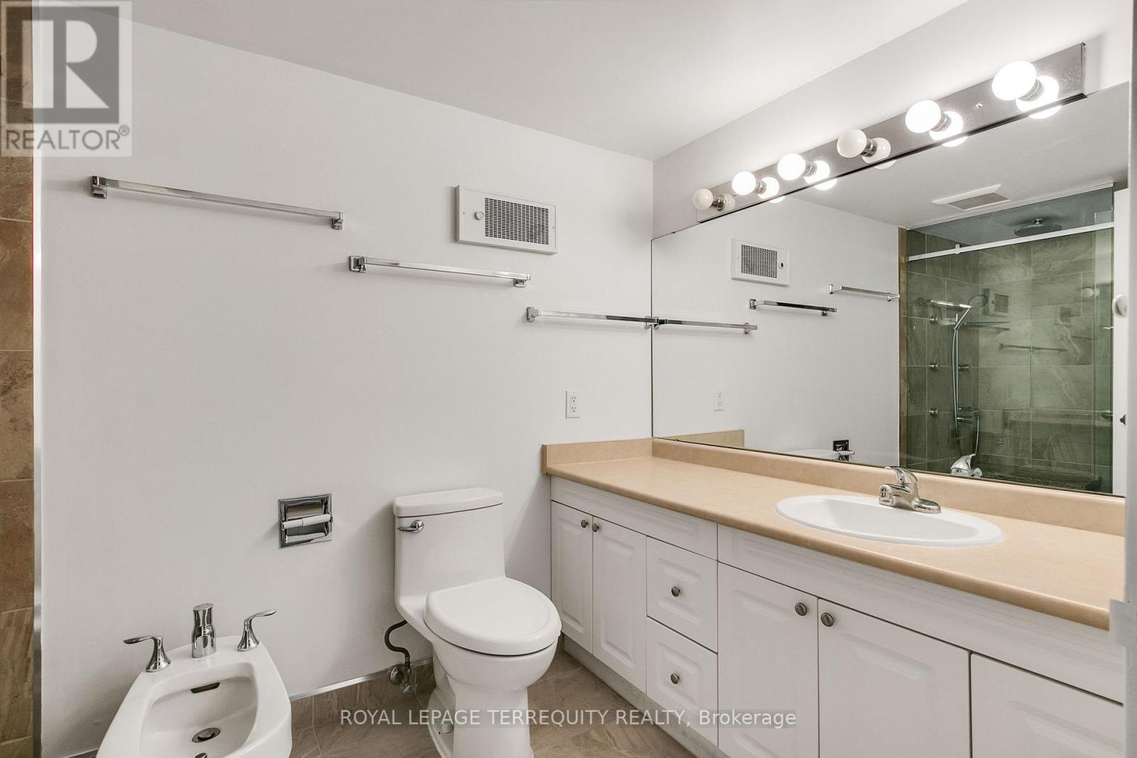 54 Granby Street, Toronto, Ontario  M5B 2J5 - Photo 36 - C12975708