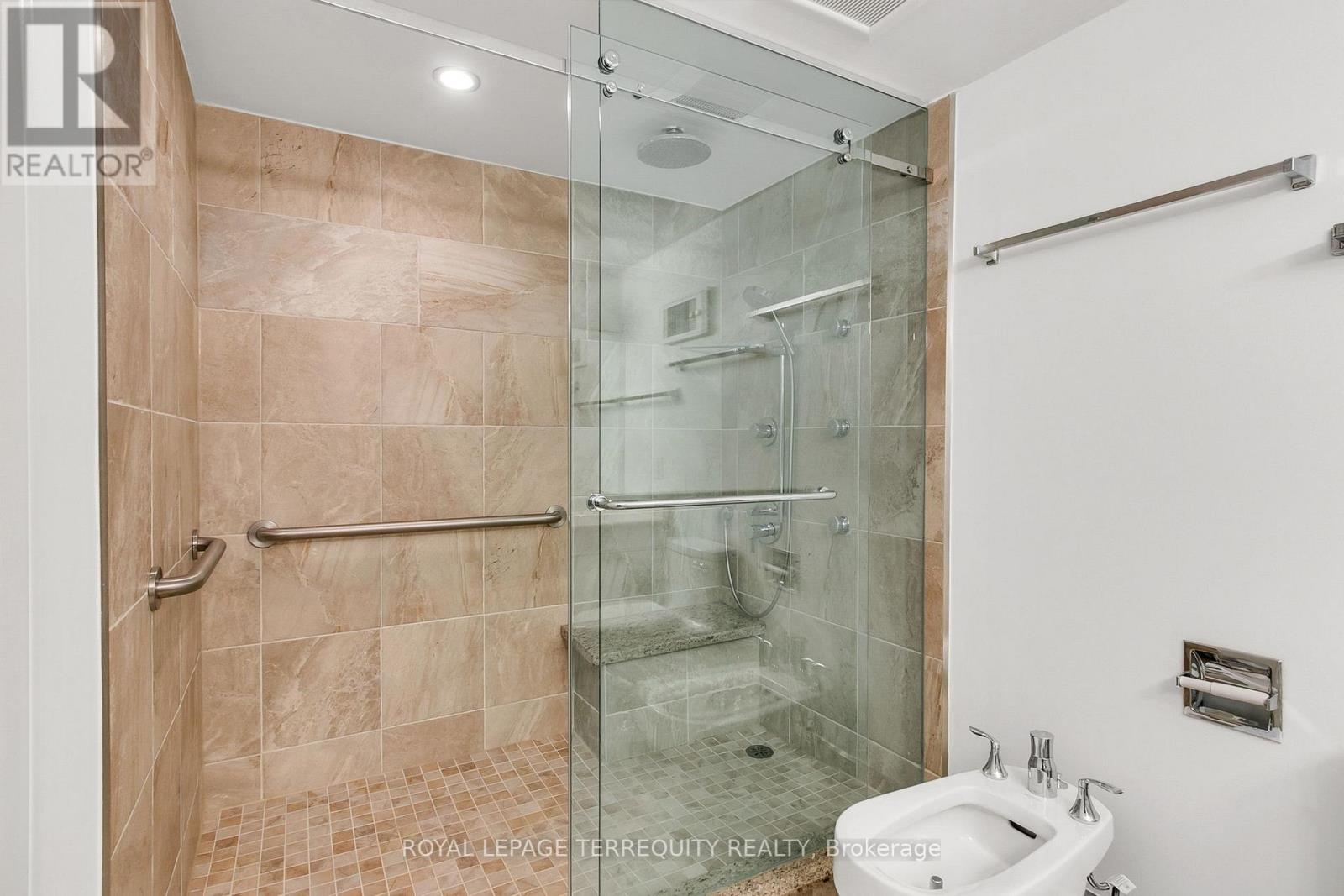 54 Granby Street, Toronto, Ontario  M5B 2J5 - Photo 37 - C12975708