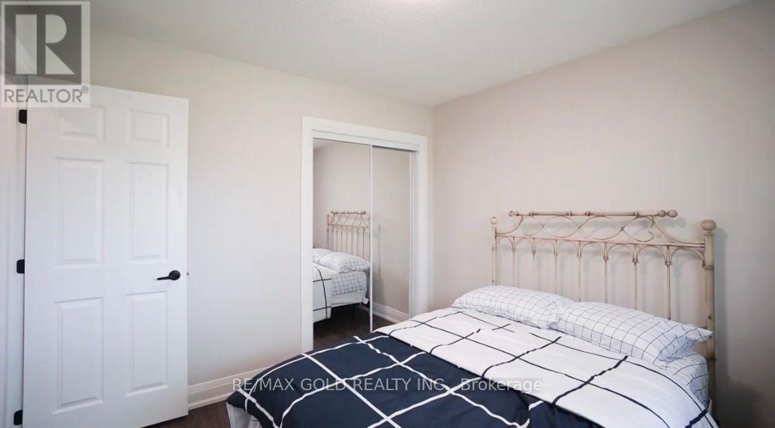 580 Gibb Street, Oshawa, Ontario  L1J 1Z5 - Photo 9 - E12859428