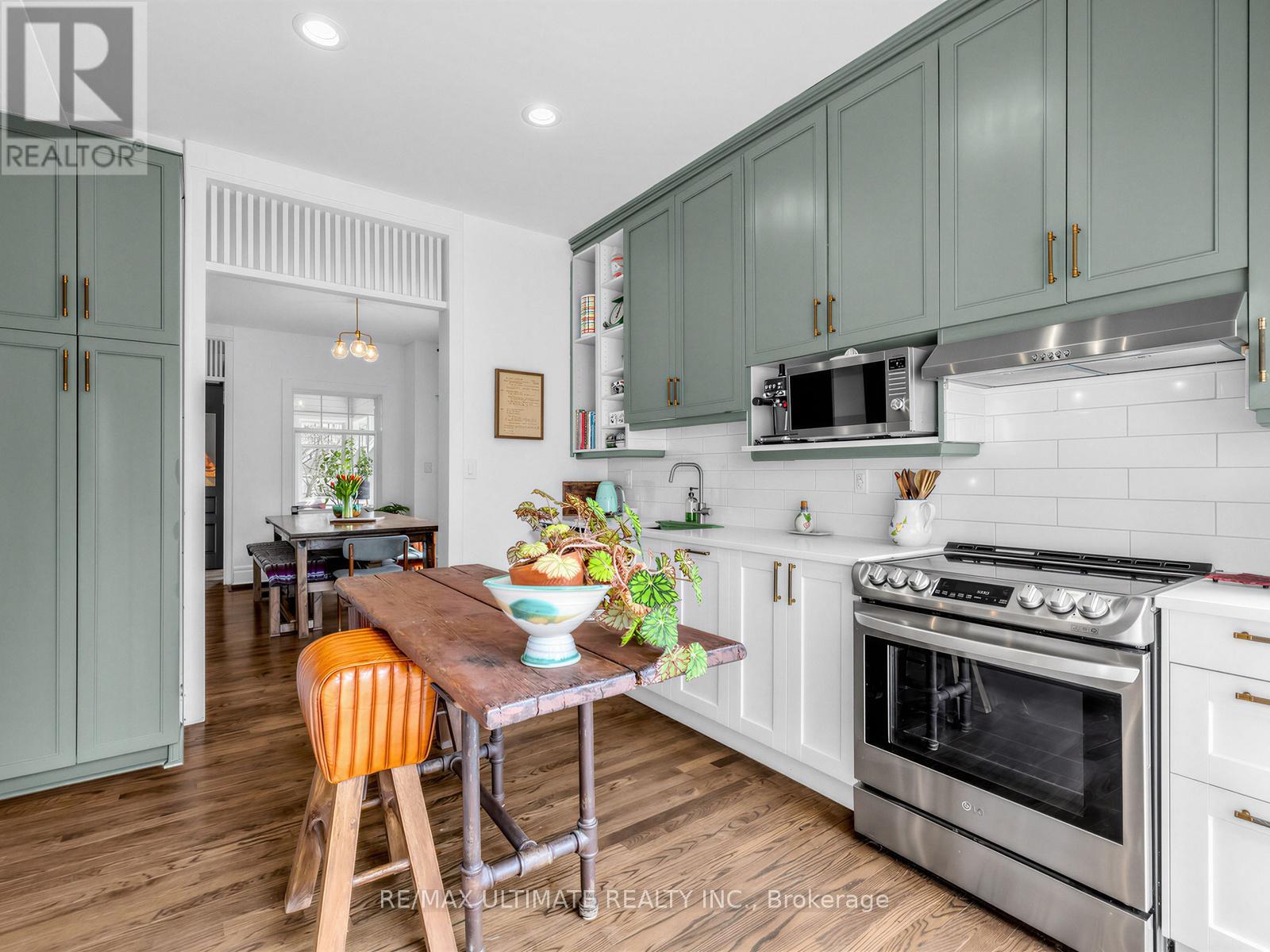 18 Blantyre Avenue, Toronto, Ontario  M1N 2R4 - Photo 15 - E12974606