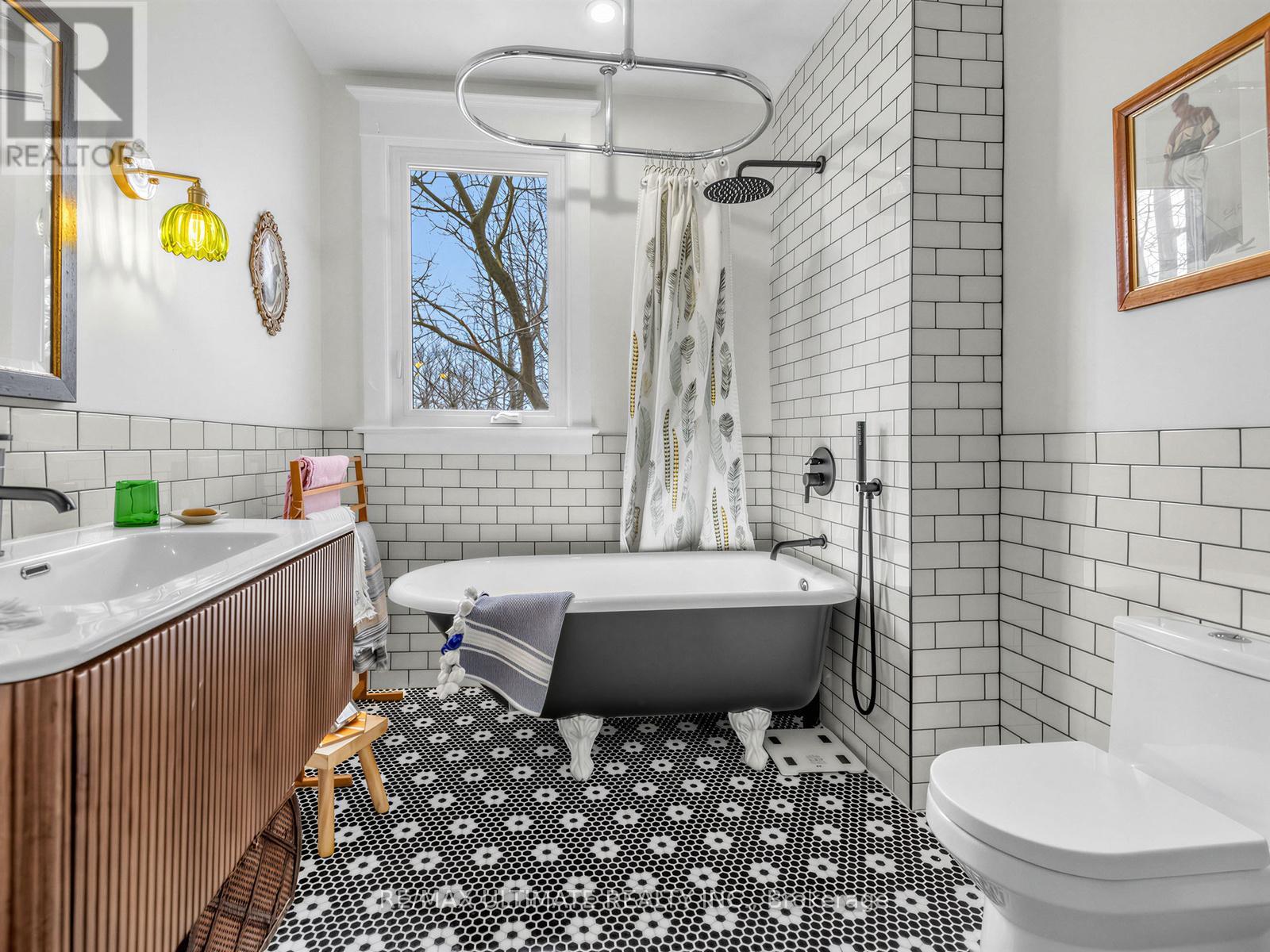 18 Blantyre Avenue, Toronto, Ontario  M1N 2R4 - Photo 31 - E12974606