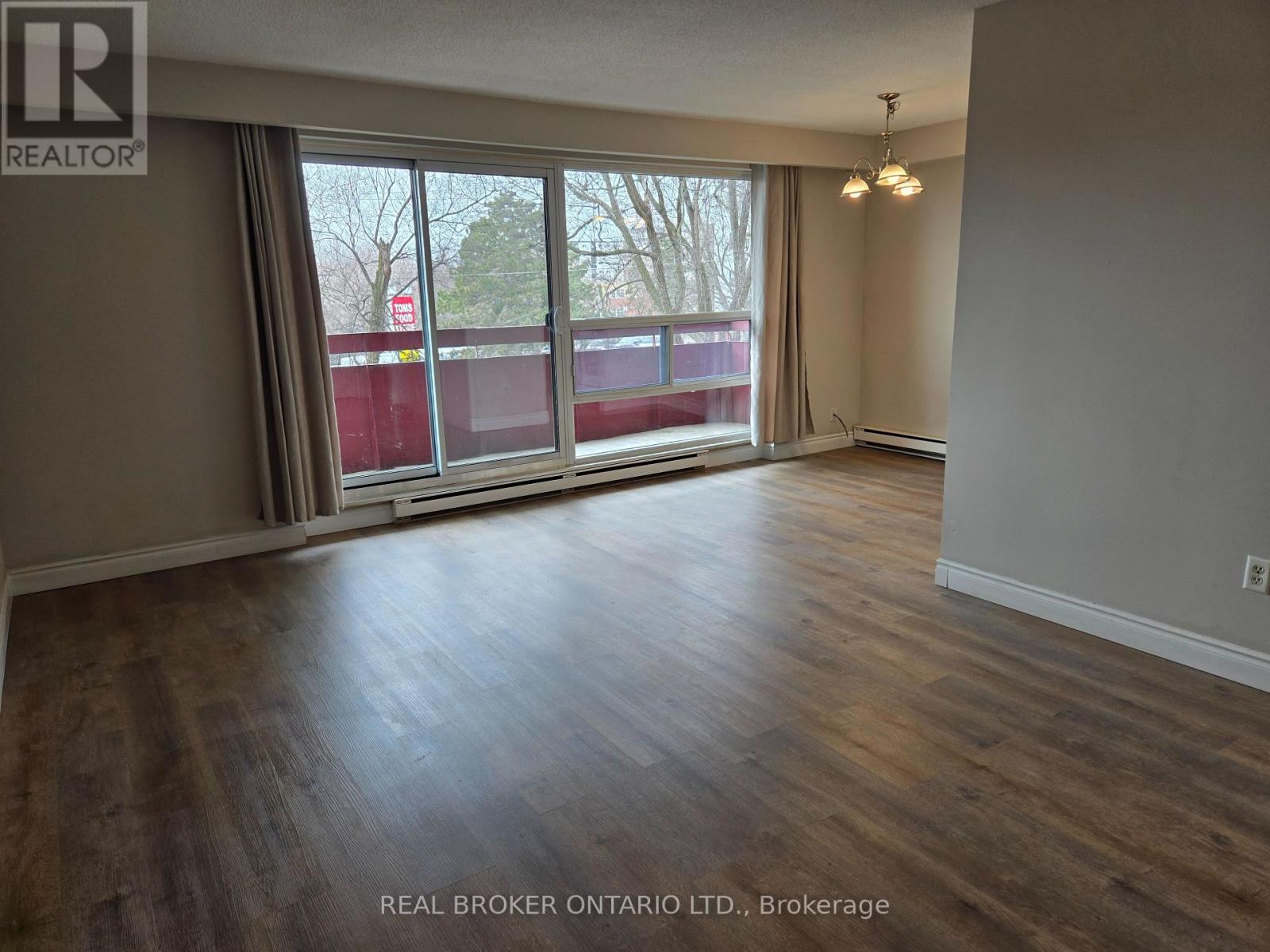 Apt #302 - 97 Nonquon Road, Oshawa, Ontario  L1G 3R8 - Photo 2 - E12975400